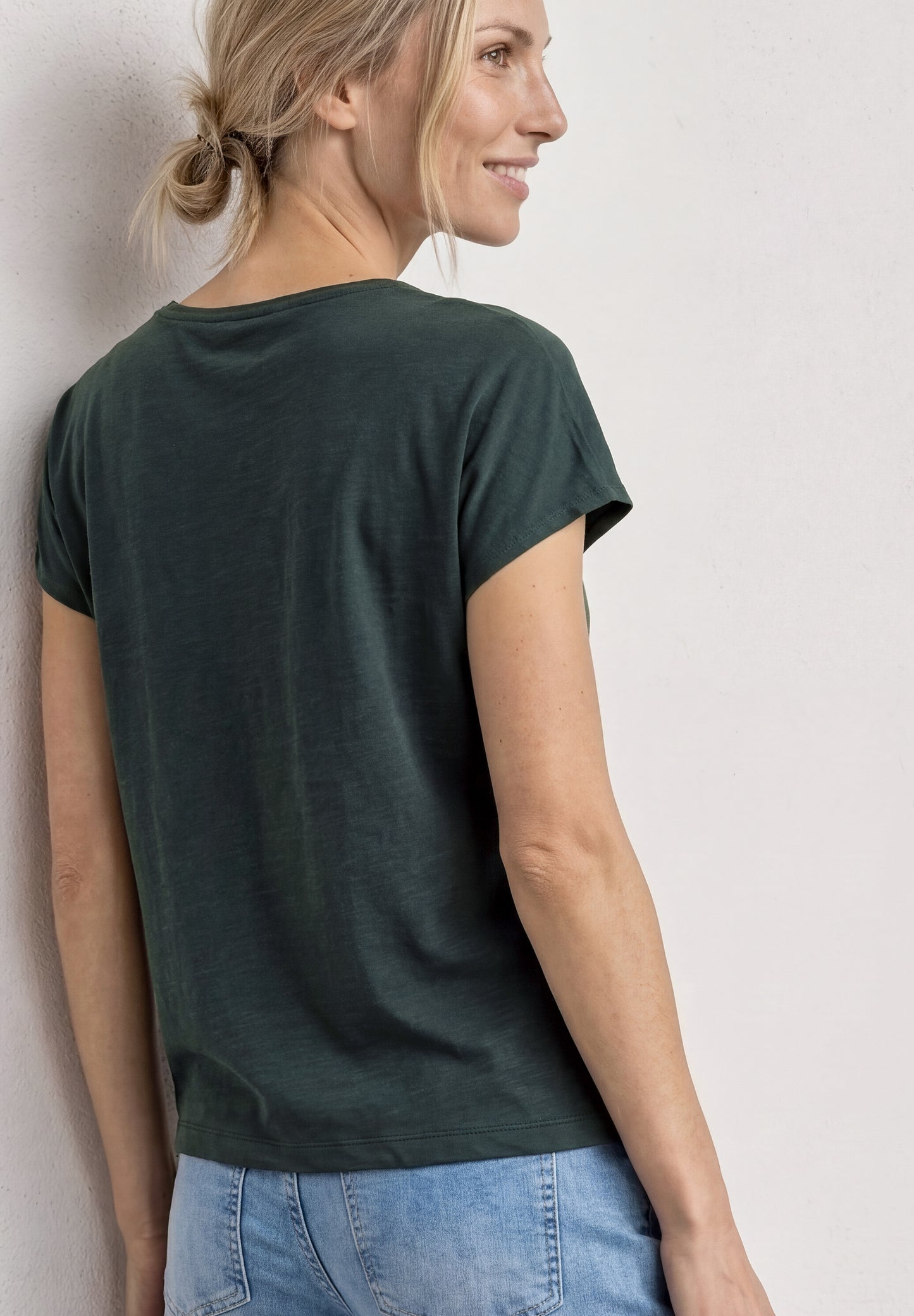 Street One - Silk-Look Shirt mit V-Neck und Deko-Detail - Farbe: deep bound green