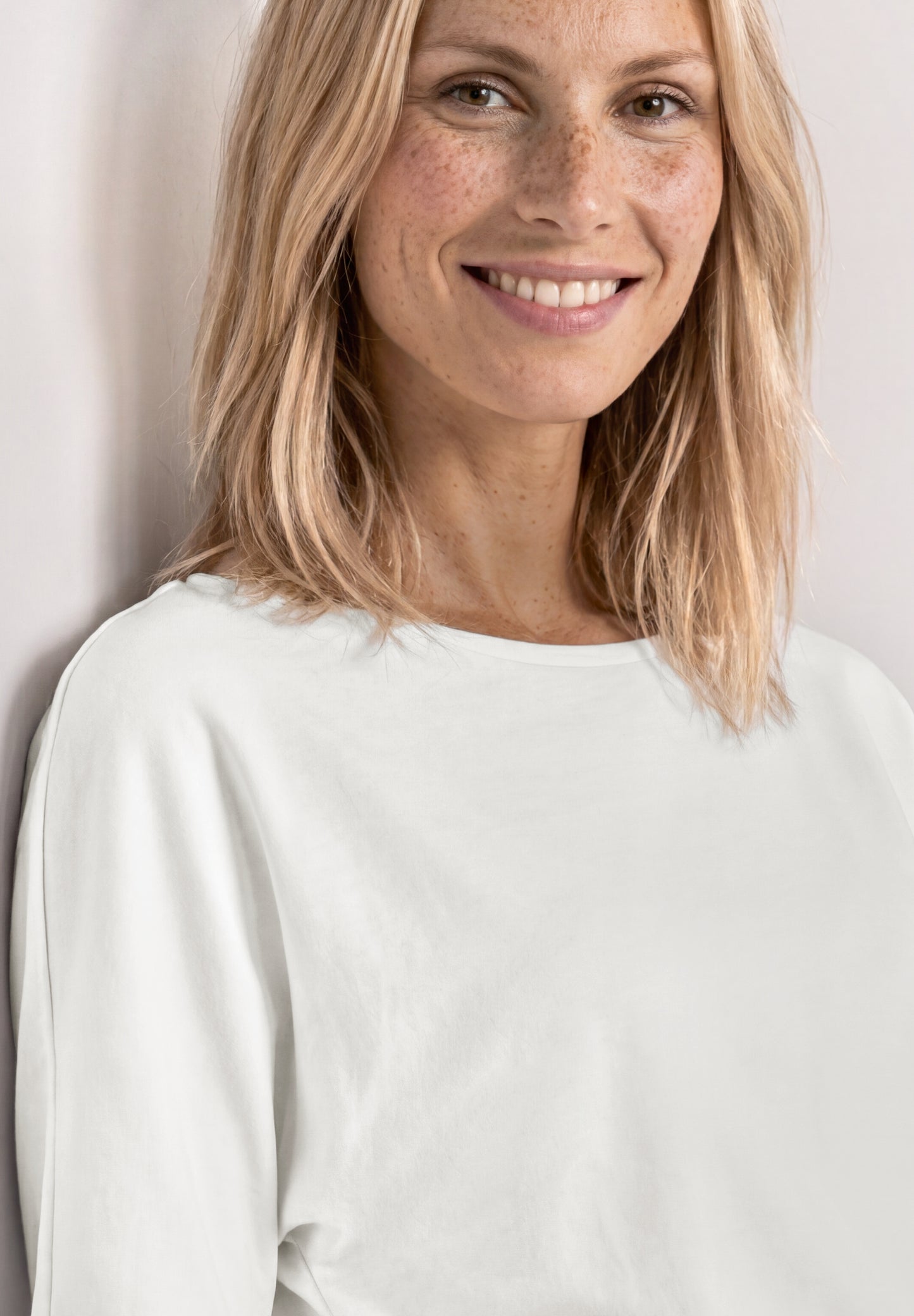 Street One - Basic Shirt mit Boat Neck und Elastikbund - Farbe: off white