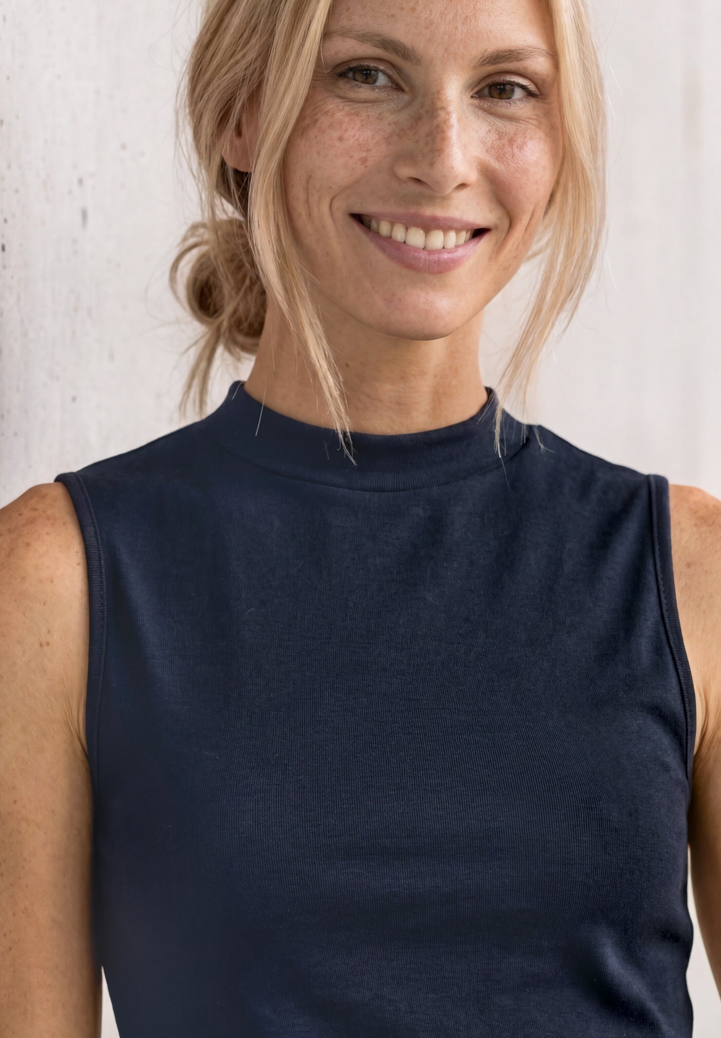 Street One - Top im Silk-Look mit Turtle Neck - Farbe: dunkel Blau