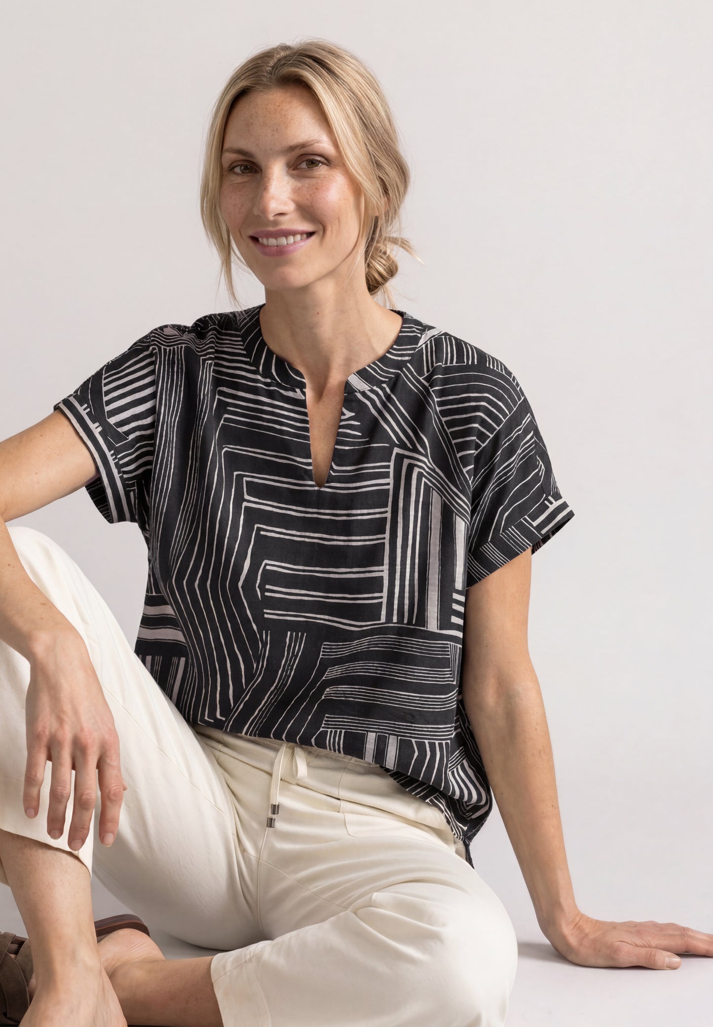 Street One - Dropped Shoulder Shirt mit Split Neck - Farbe: darkest blue