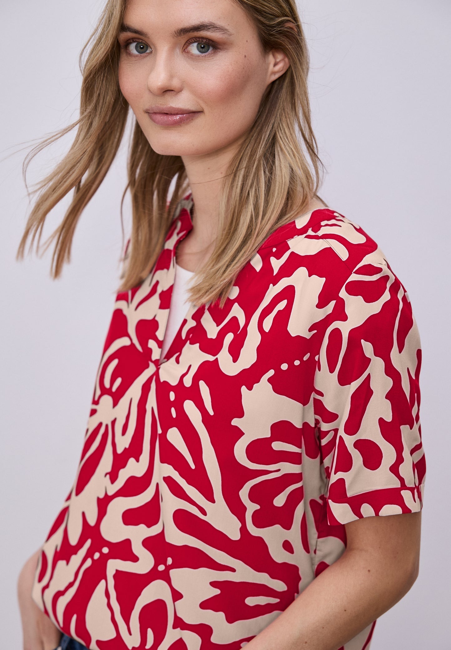 Street One - Kurzarm Bluse mit floralem Muster - Farbe: salsa red