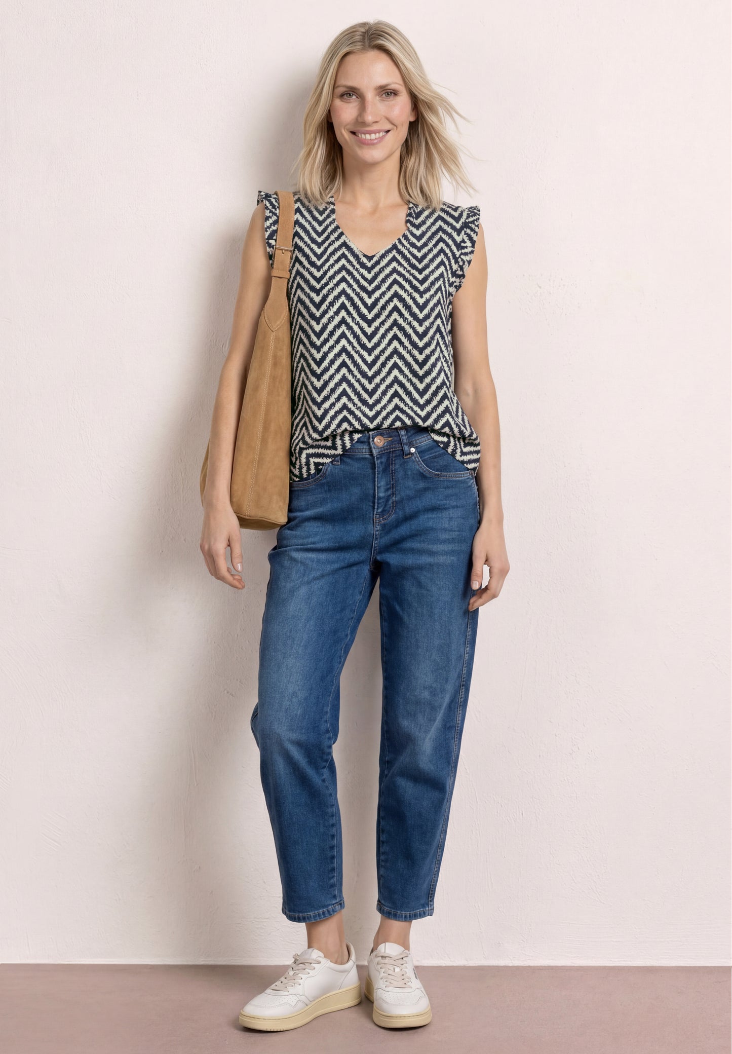 Street One - Blusentop mit V-Neck und Rüschen - Farbe: deep blue