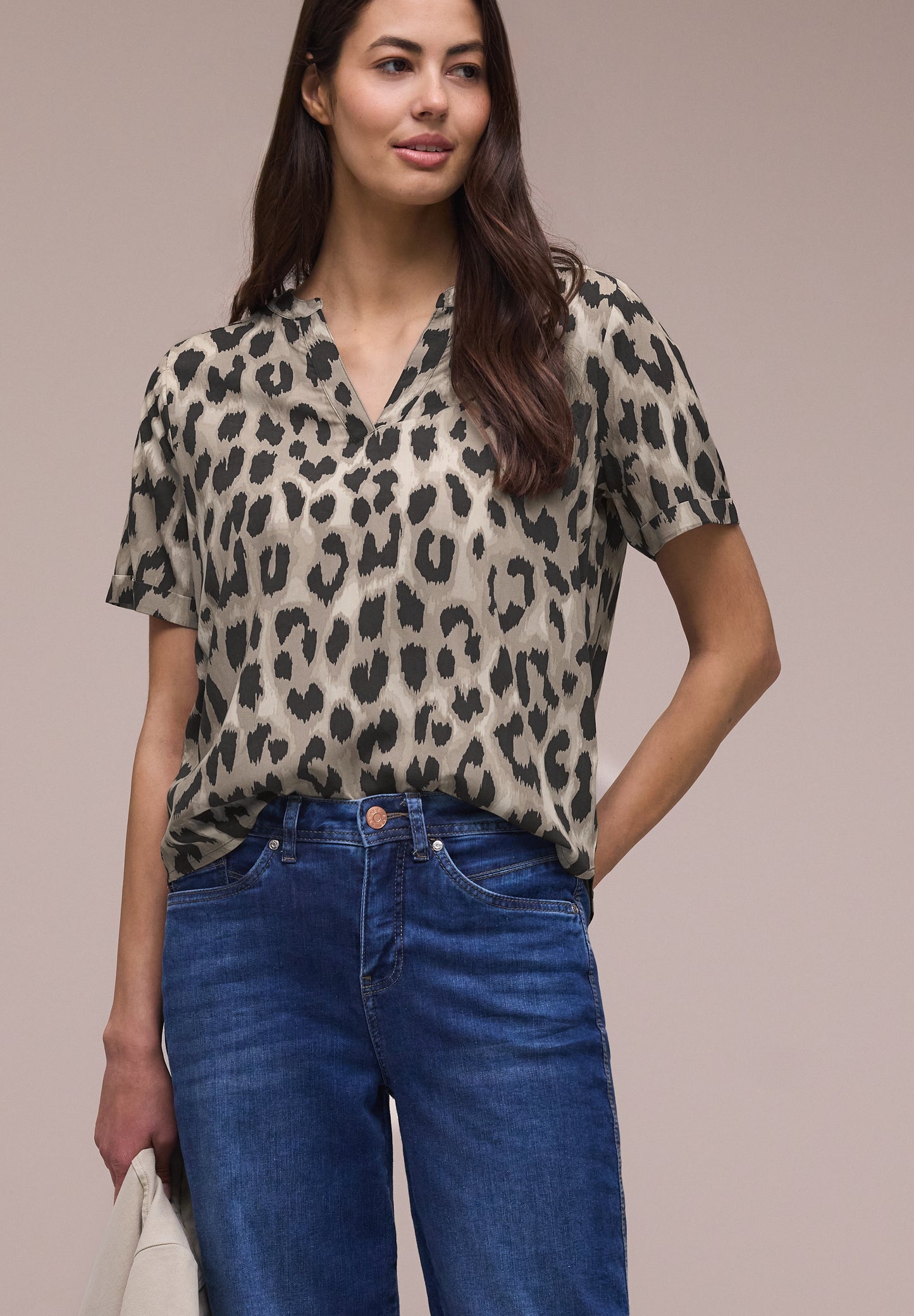 Street One - Bluse mit Split Neck und Animal Print - Farbe: timeless beige