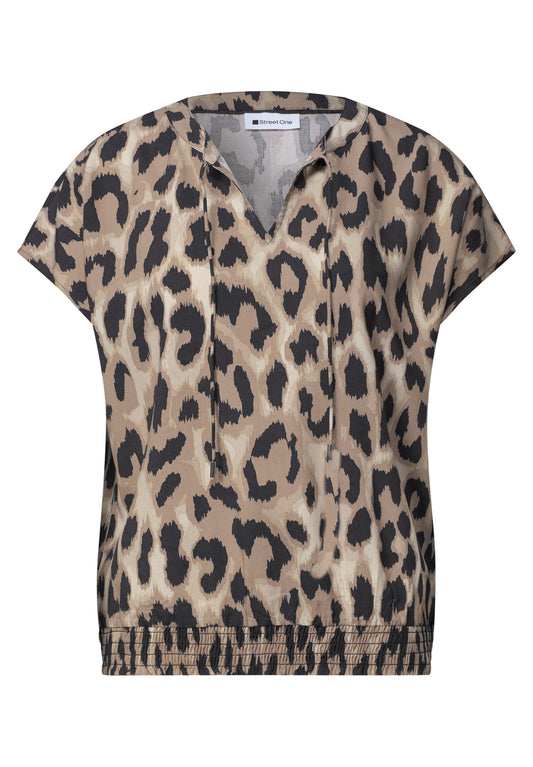 Street One - Blusenshirt mit Split Neck und Smokdetail - Farbe: timeless beige
