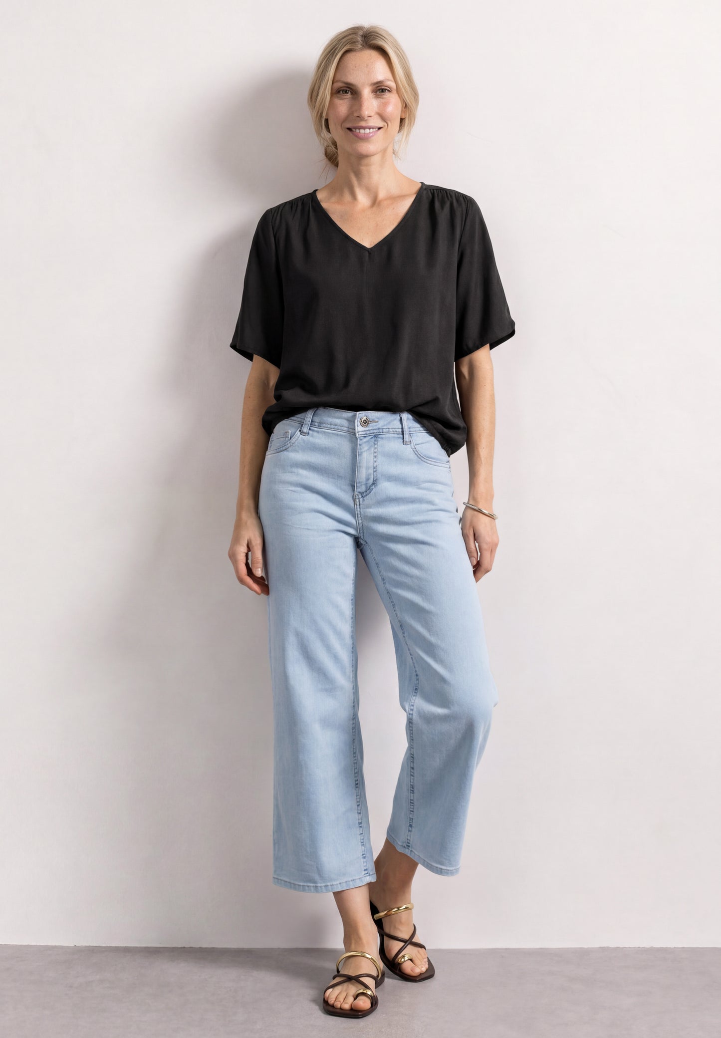 Street One - Kurzarm Blusenshirt mit V-Neck - Farbe: Black