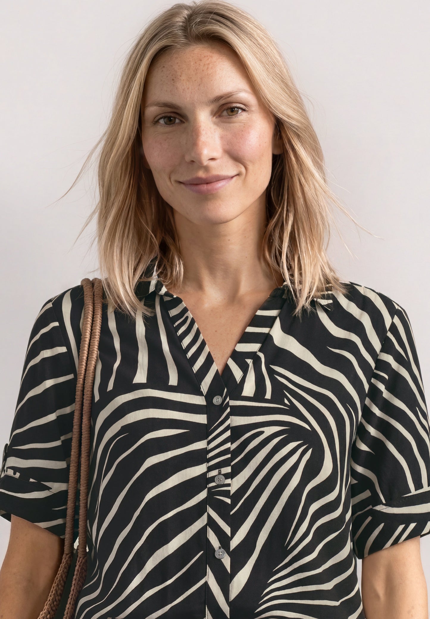 Street One - Kurzarm Hemdbluse mit Turn-Up-Details - Farbe: Black