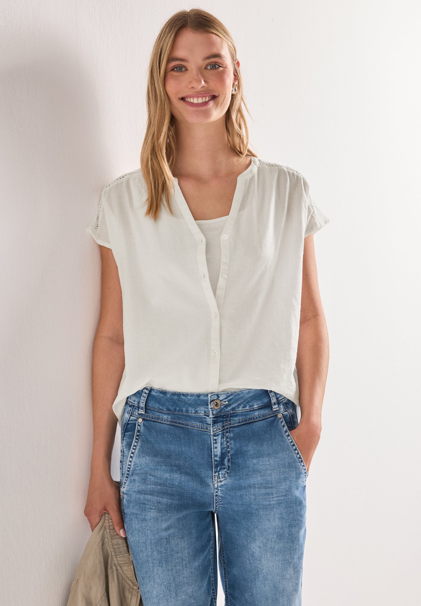 Street One - Dropped Shoulder Blusenshirt mit Tape - Farbe: off white