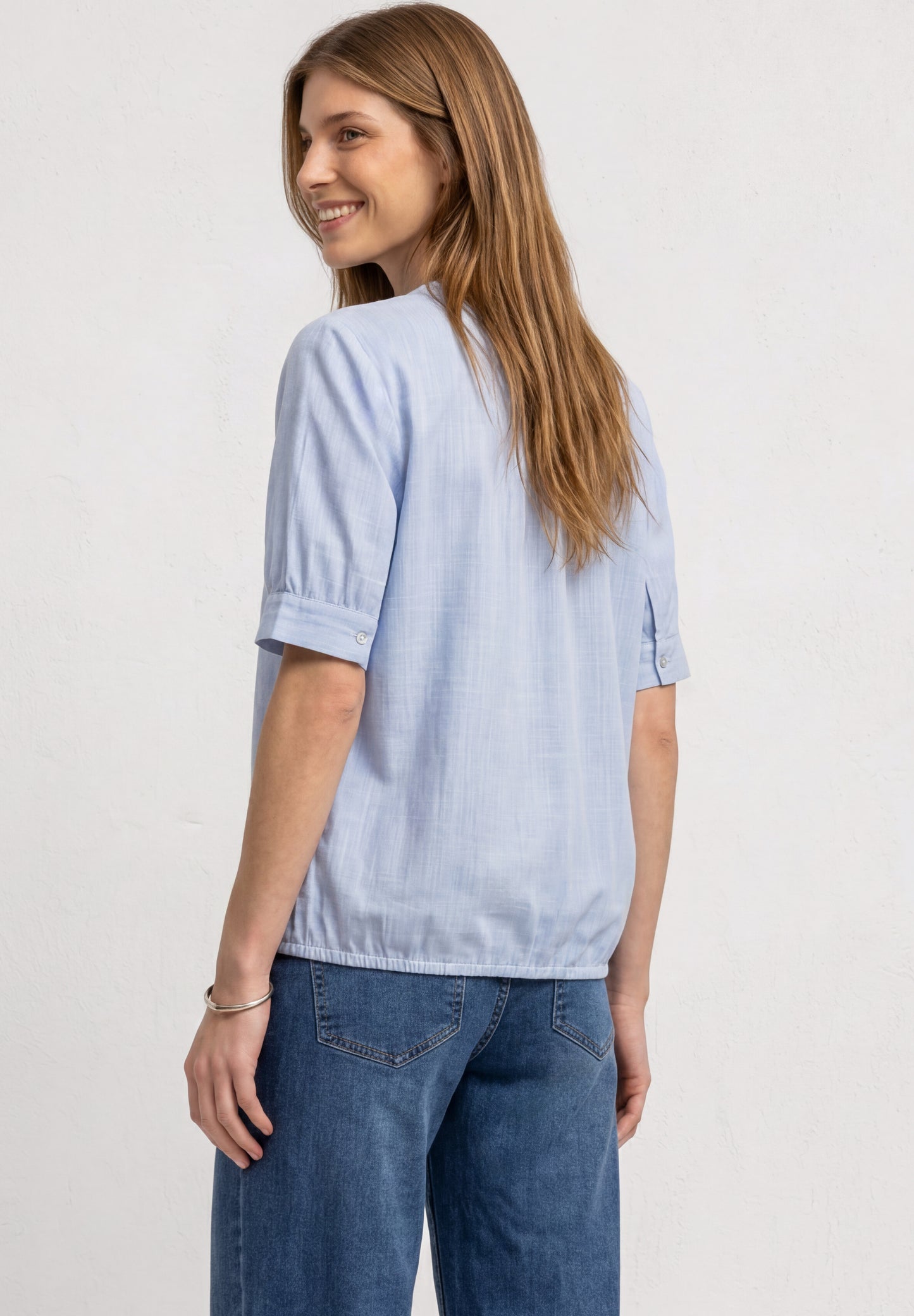 Street One - Chambray Bluse mit Split Neck und Elastiksaum - Farbe: original blue