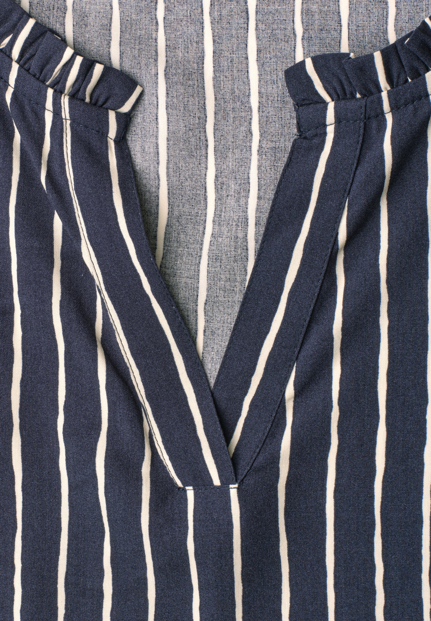 Street One - Blusenshirt mit Split Neck und Volant-Ãrmeln - Farbe: darkest blue