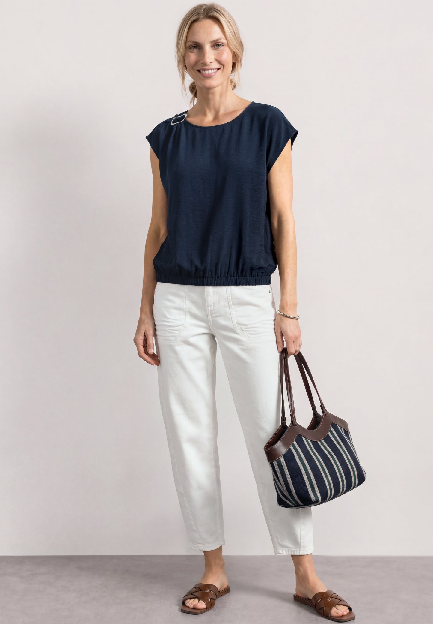 Street One - Blusenshirt mit Rundhals und Schnallendetail - Farbe: darkest blue