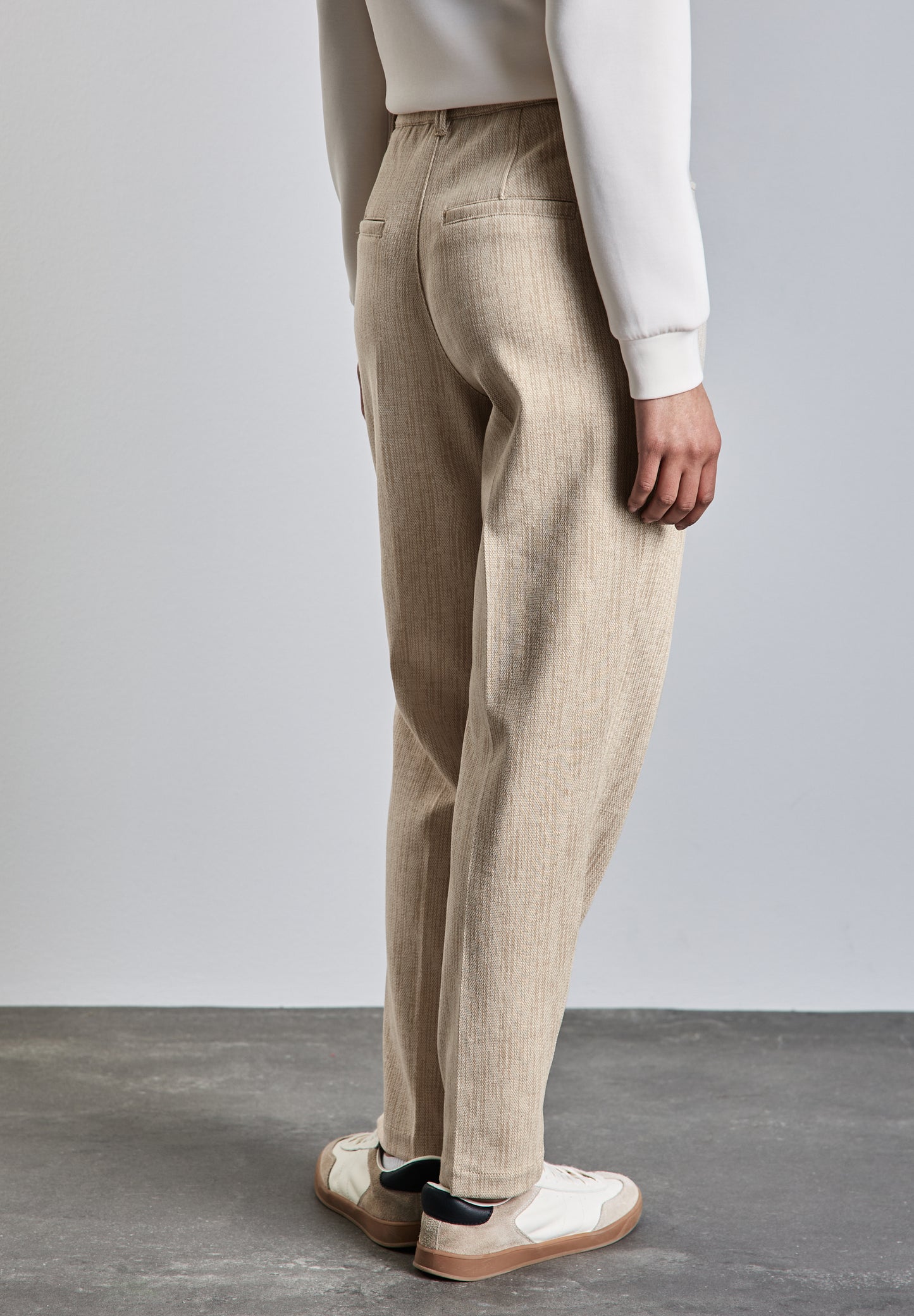 Chino mit Knopfdetail - Farbe: honey sand mel.