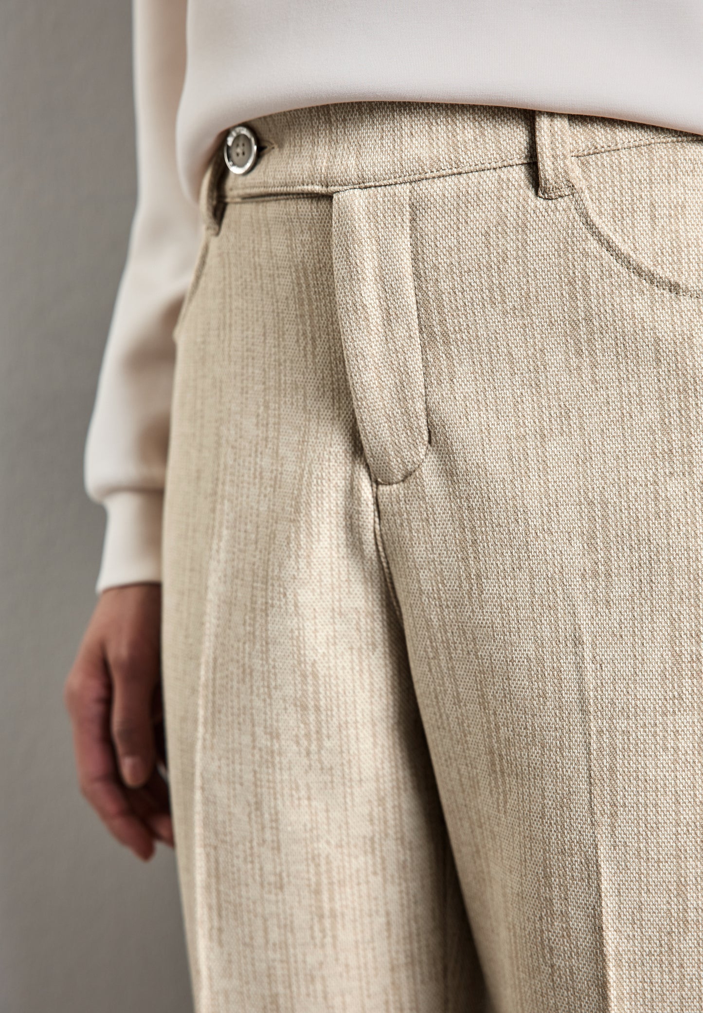 Chino mit Knopfdetail - Farbe: honey sand mel.