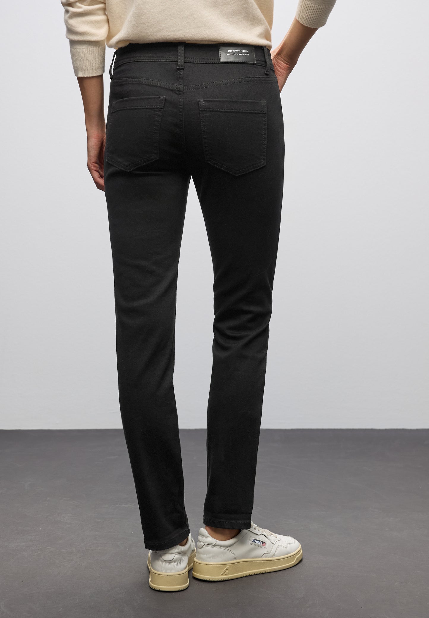 Street One Casual Fit Jeans - Farbe: black clean washed
