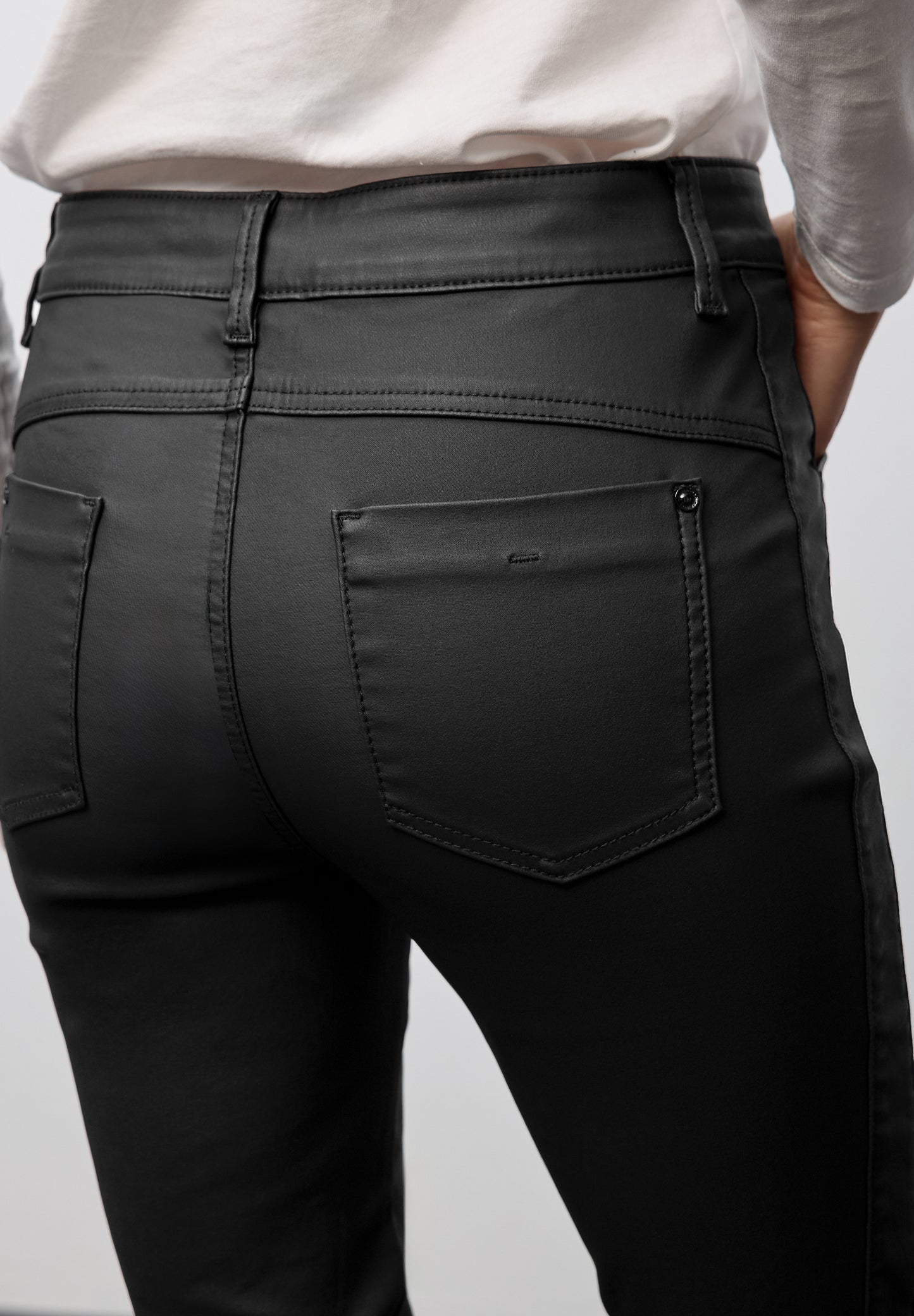 Street One Slim Fit Coated Hose - Farbe: Black