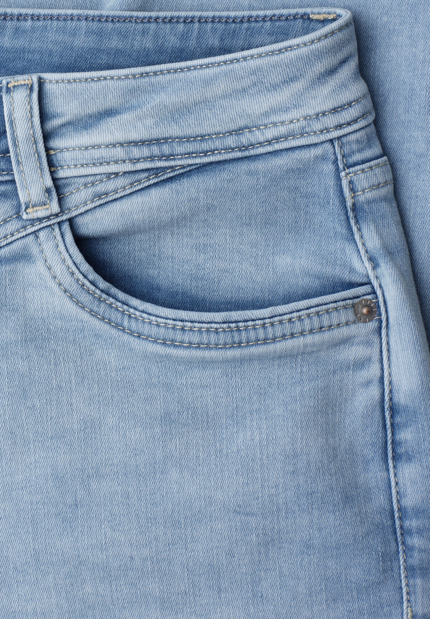 Street One - Slim Leg Bermuda mit Turn-Up-Detail - Farbe: light blue authentic wash