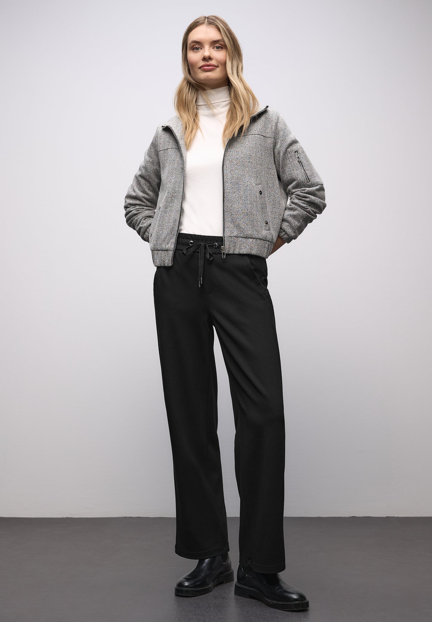 Street One - Straight Leg Hose mit Tape - Farbe: Black