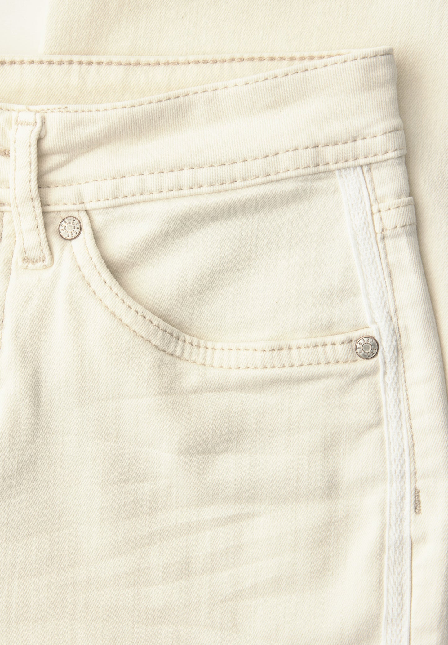 Street One - Straight Leg Jeans mit fransigem Saum - Farbe: ecru soft washed