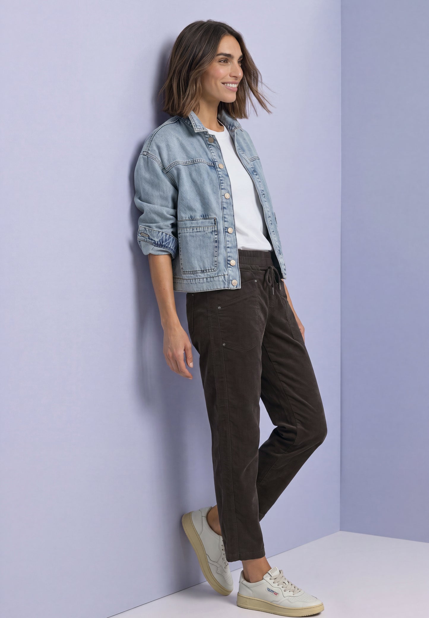 Street One - Slim Leg Cordhose im Loose Fit - Farbe: black coffee