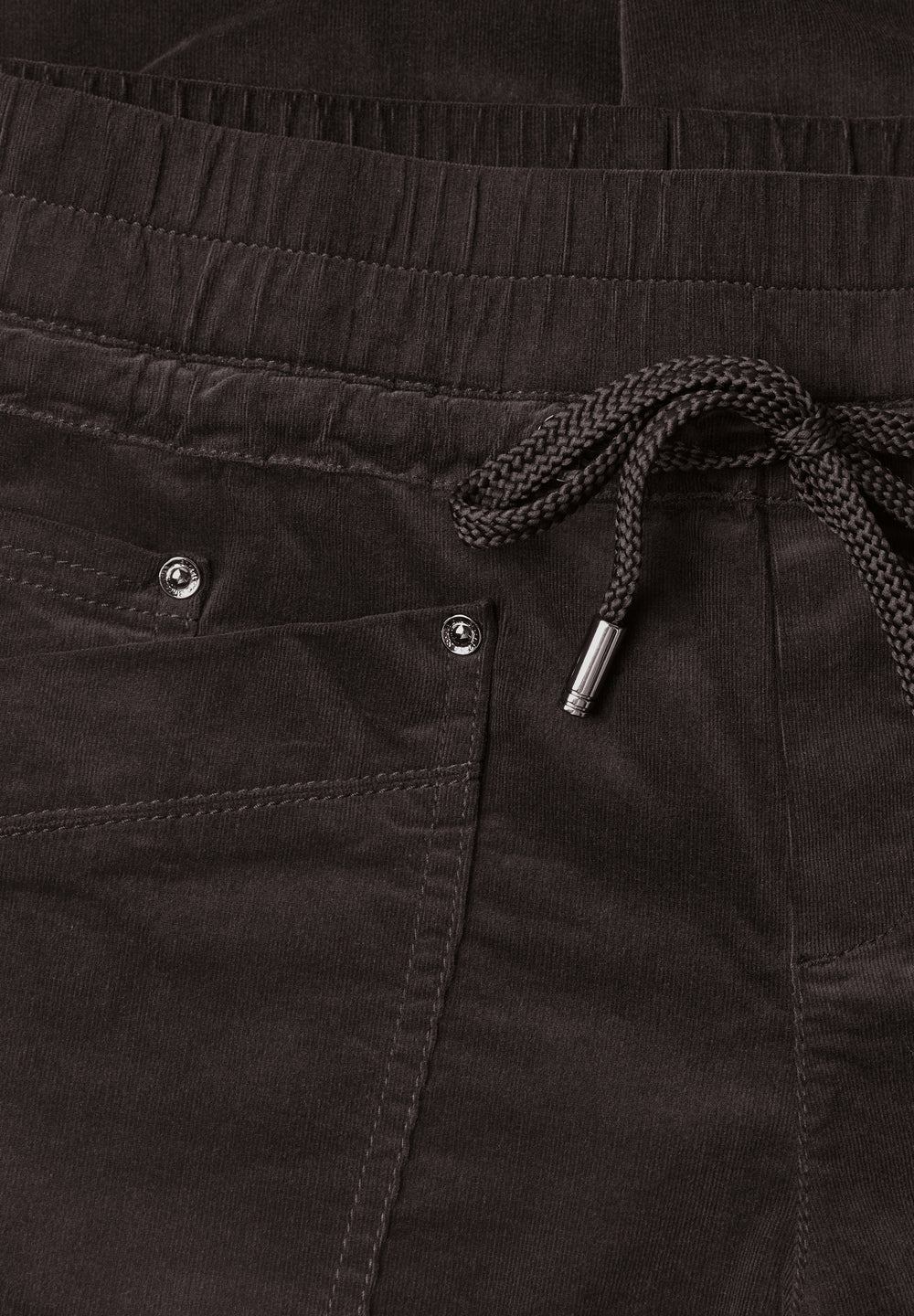 Elastischer Bund und Tunnelzug der Street One Cordhose