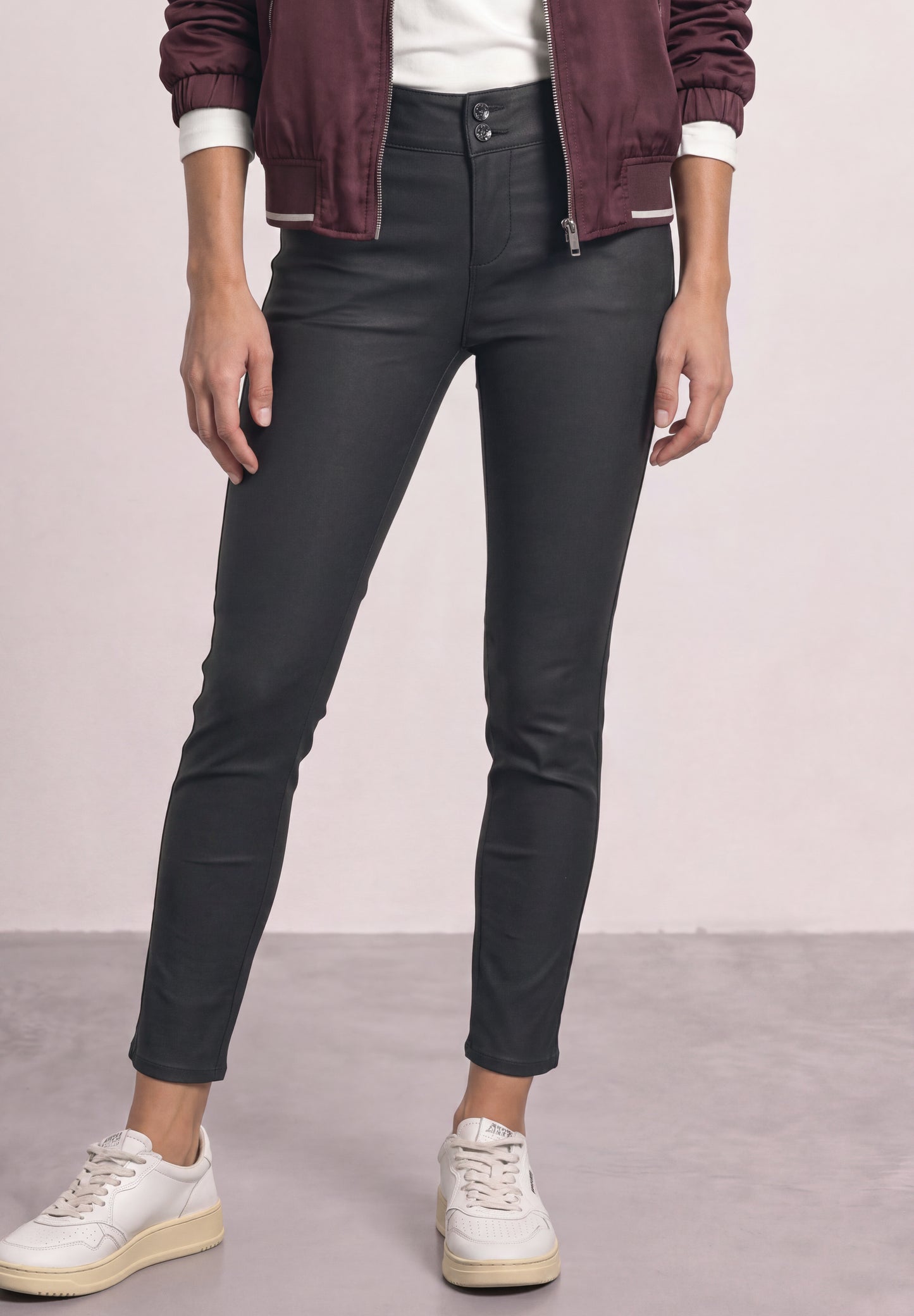 Street One - Mid Waist Hose im Slim Fit in Leder-Optik - Farbe: Black