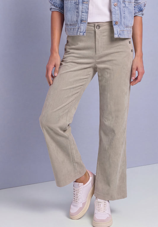 Street One - Mid Waist Straight Leg Hose mit Knöpfen - Farbe: fading sand