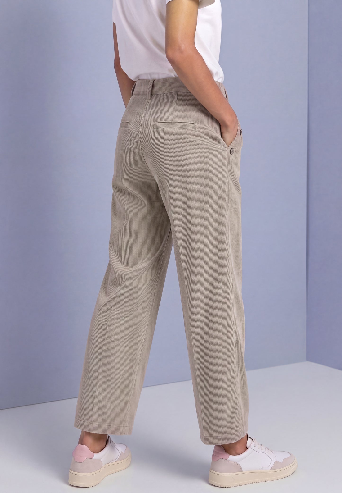 Street One - Mid Waist Straight Leg Hose mit Knöpfen - Farbe: fading sand