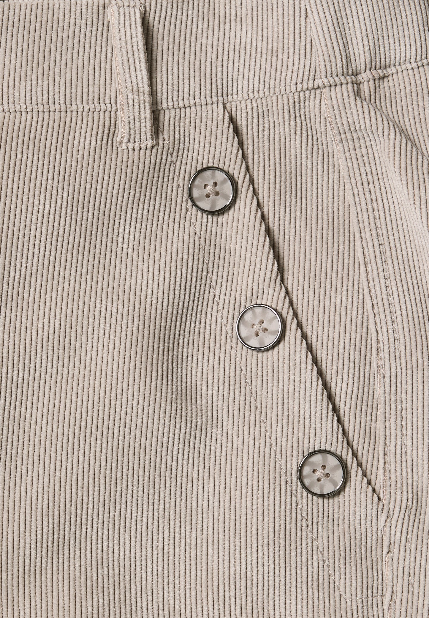 Street One - Mid Waist Straight Leg Hose mit Knöpfen - Farbe: fading sand