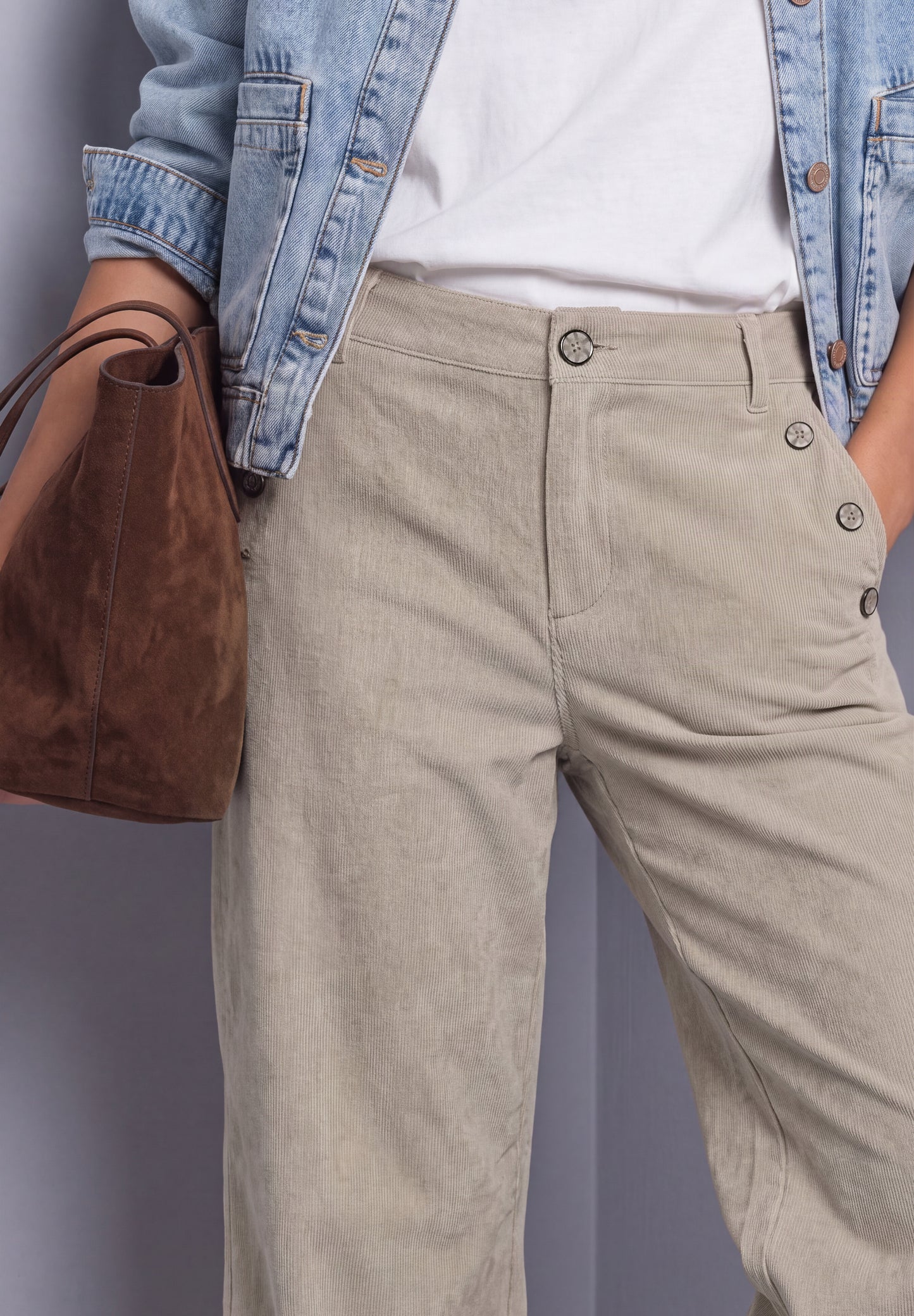 Street One - Mid Waist Straight Leg Hose mit Knöpfen - Farbe: fading sand