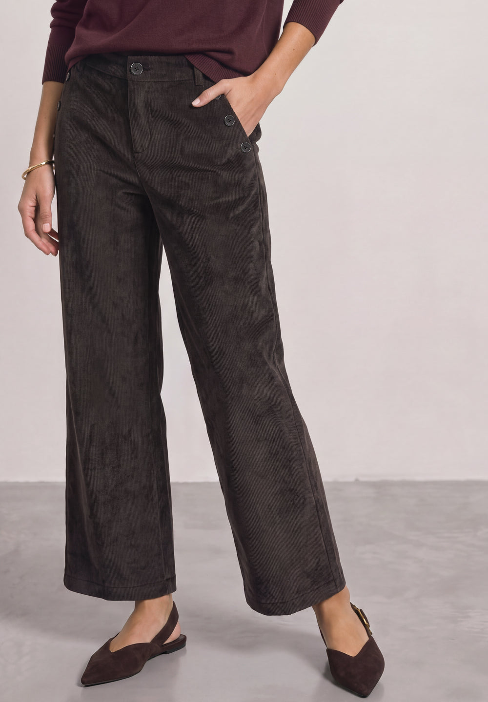 Street One Mid Waist Straight Leg Hose AMALIA in Black Coffee