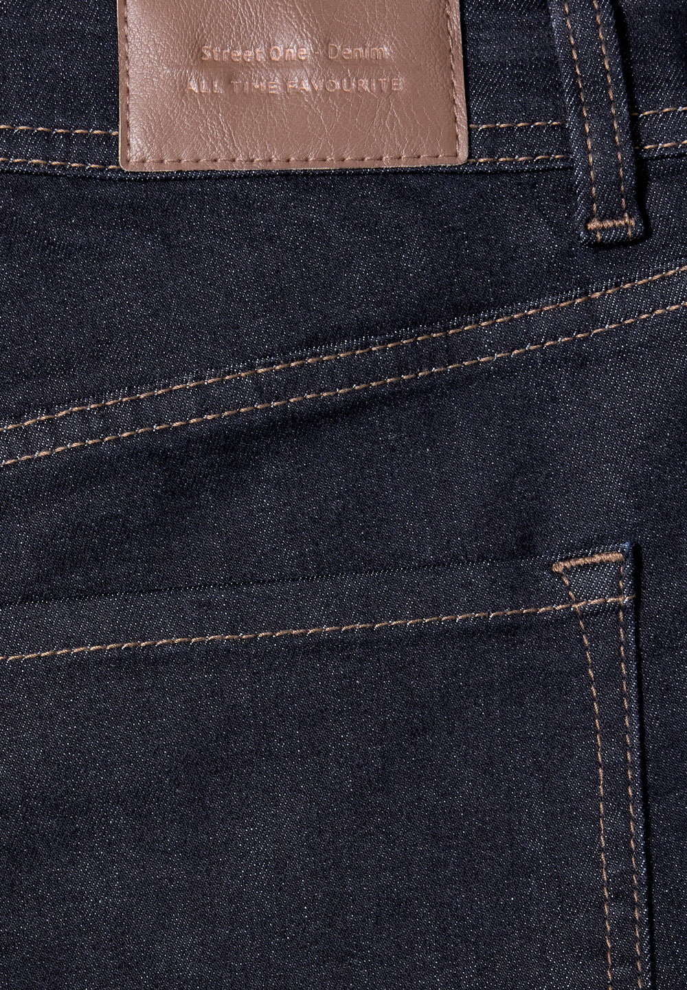 Dunkelblaue Street One Wide Leg Jeans A380907-18054 getragen