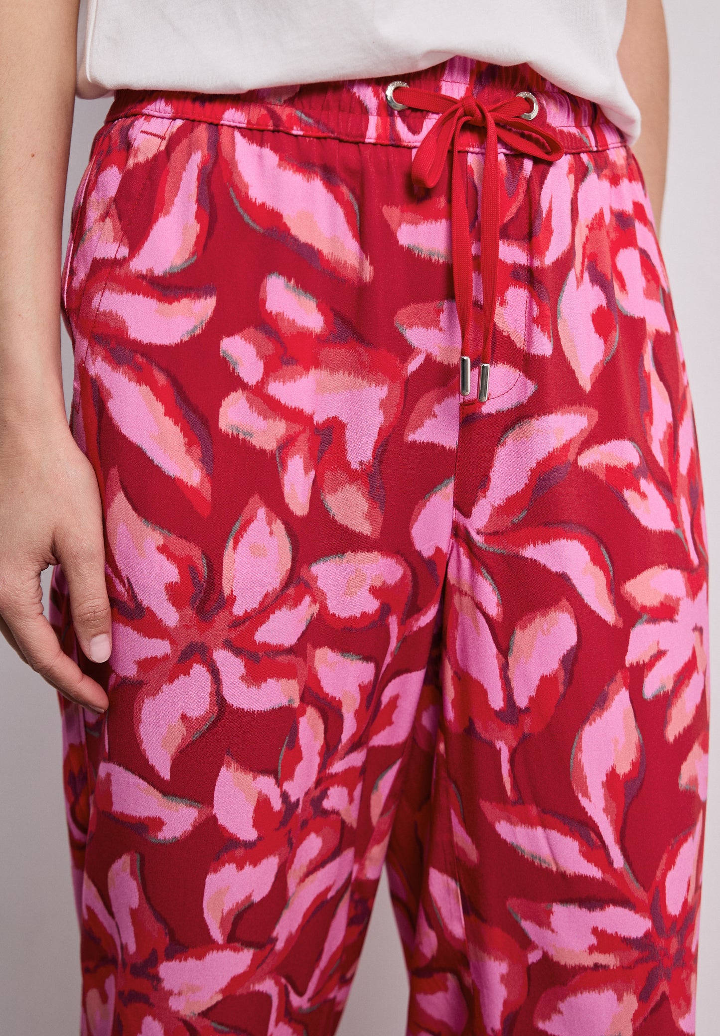 Street One - Wide Leg Hose im Loose Fit mit Print - Farbe: salsa red