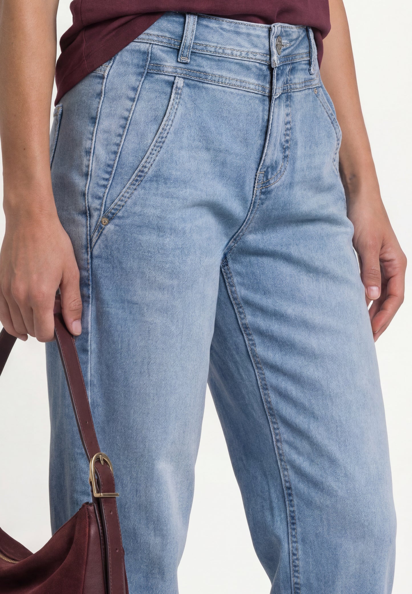 Street One - High Waist Barrel Leg Jeans im Loose Fit - Farbe: Light Blue Wash