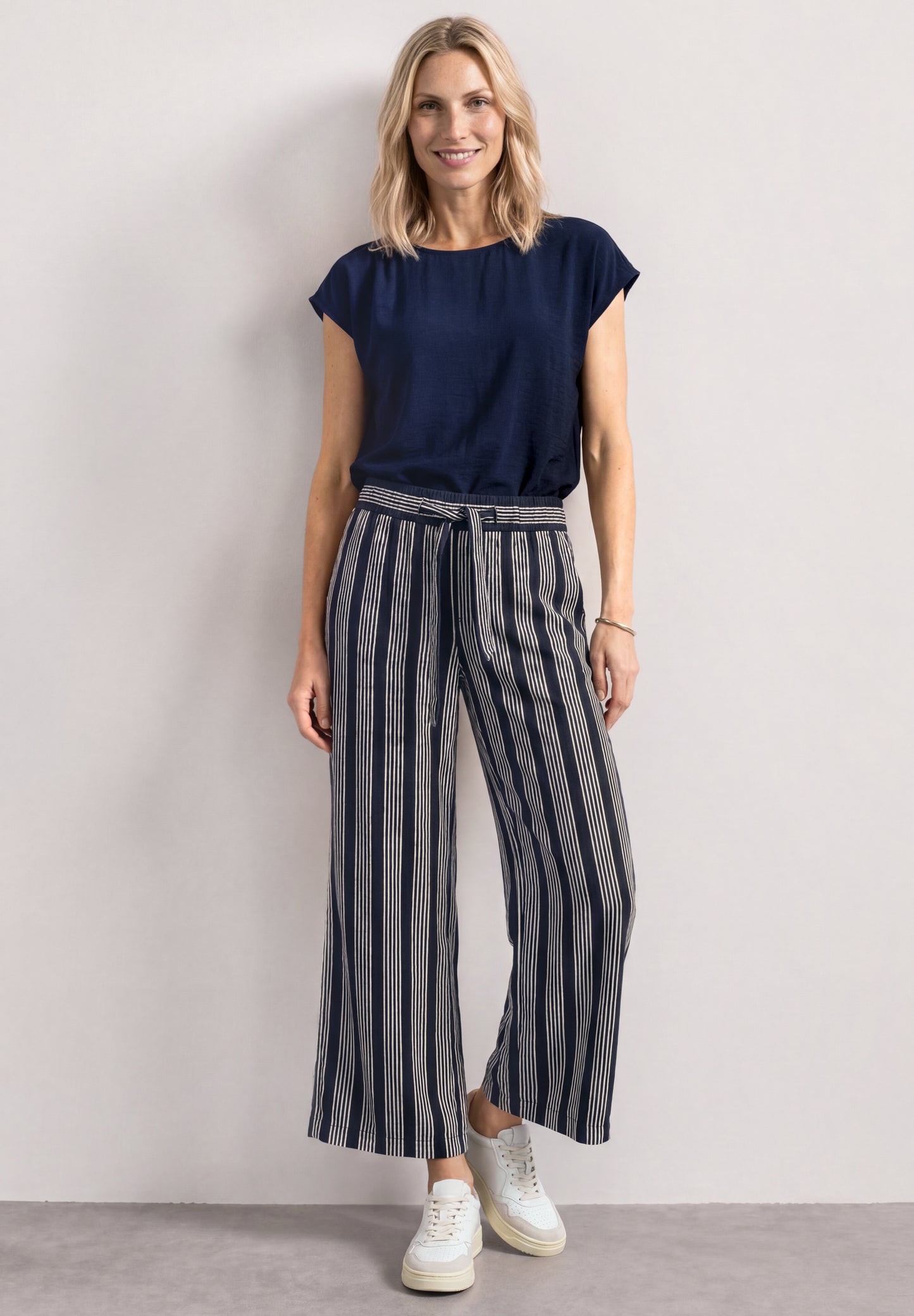 Street One - Mid Waist Wide Leg Hose mit Streifen - Farbe: darkest blue