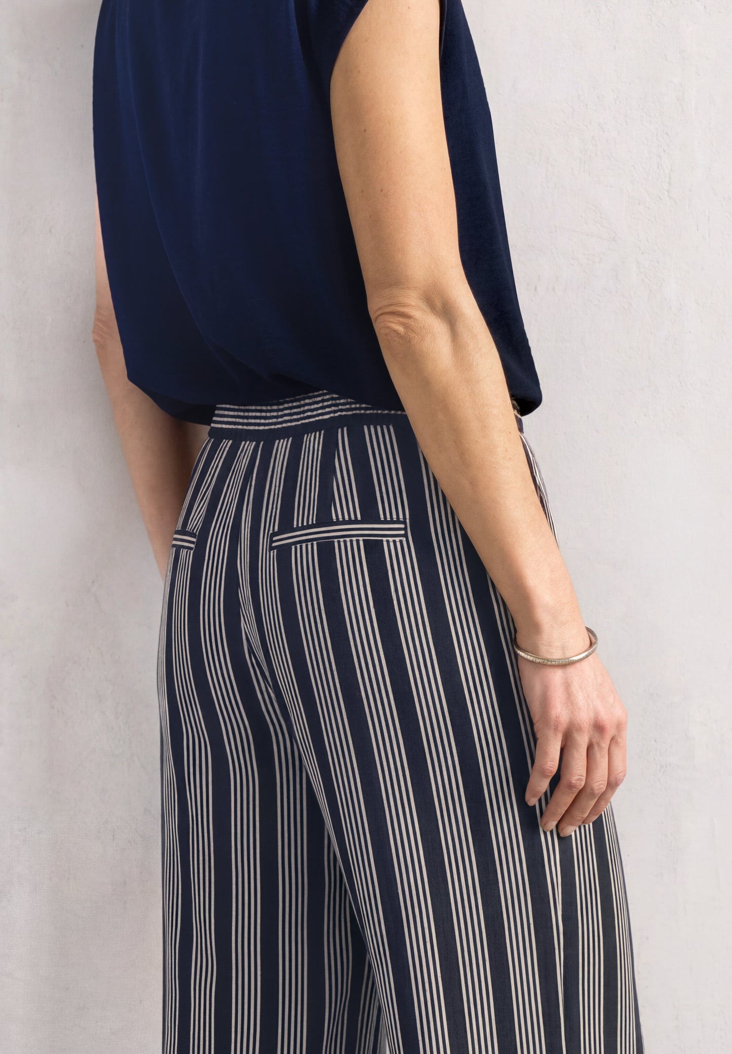 Street One - Mid Waist Wide Leg Hose mit Streifen - Farbe: darkest blue