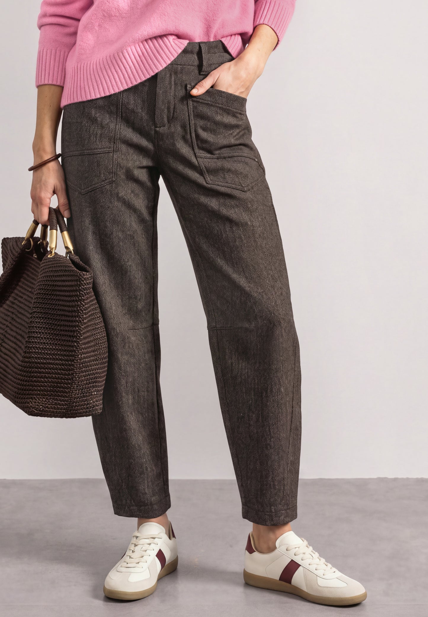 Street One - High Waist Barrel Leg Hose mit Elastikbund - Farbe: black coffee