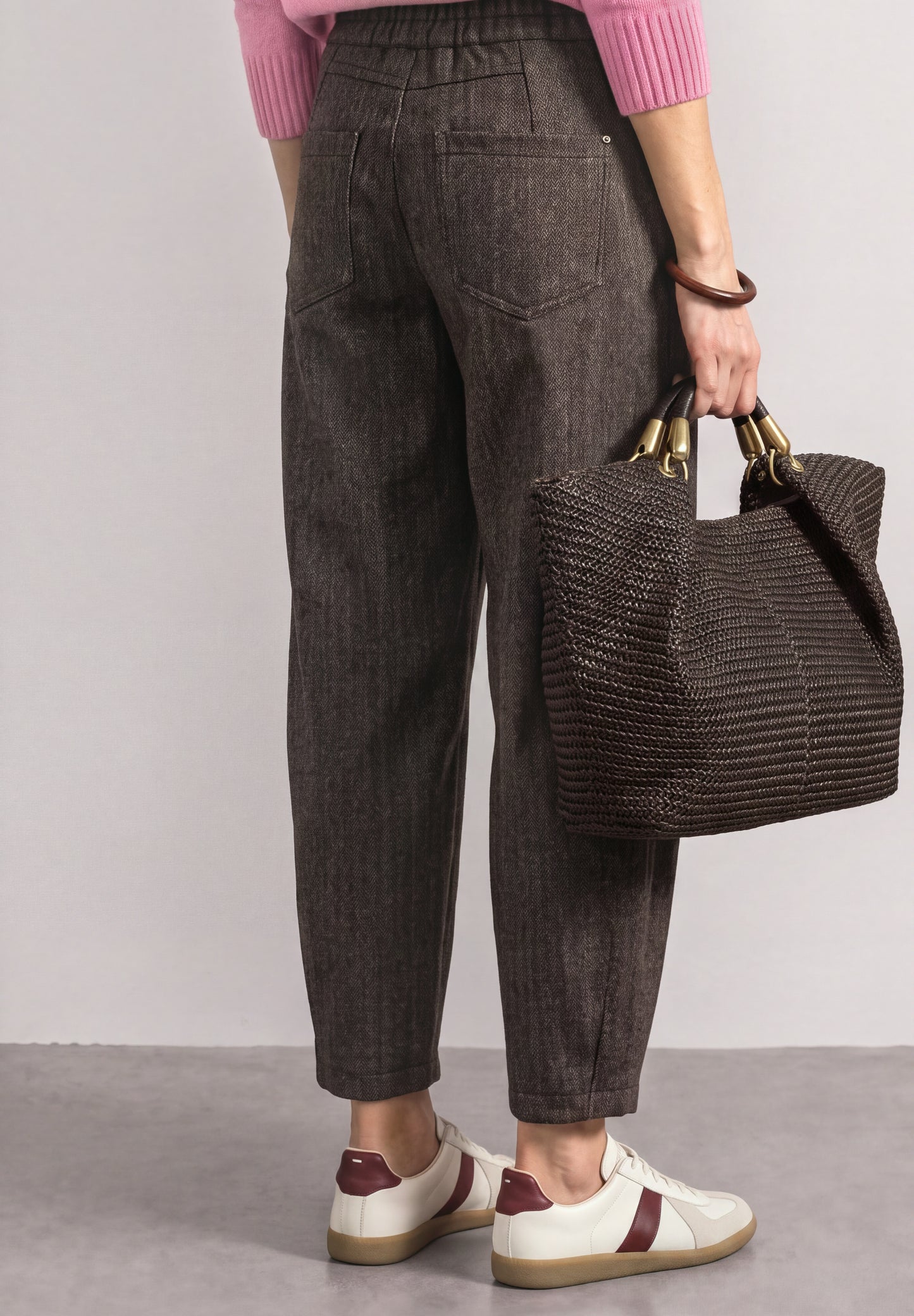 Street One - High Waist Barrel Leg Hose mit Elastikbund - Farbe: black coffee