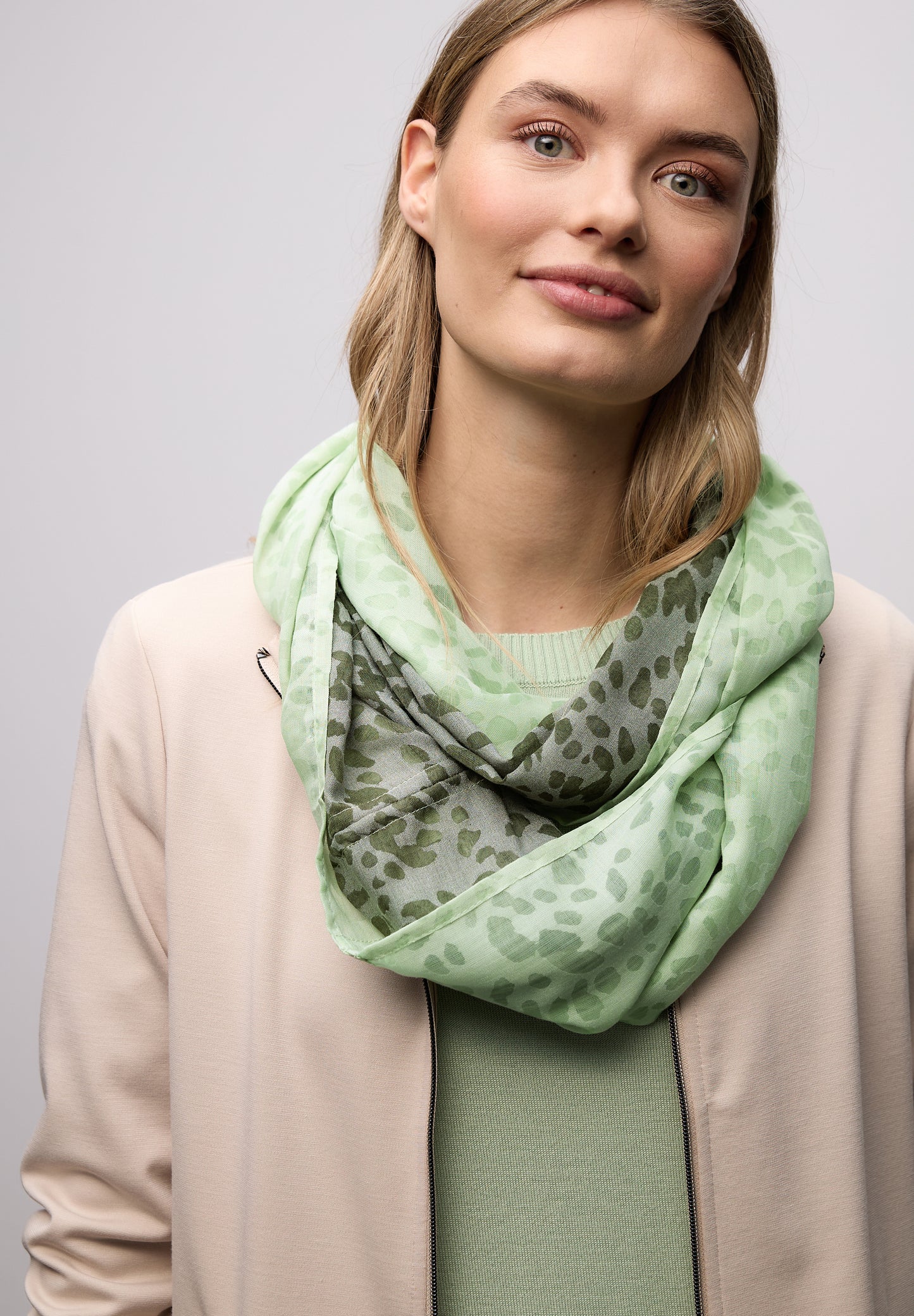 Street One Damen Loop Schal mit Muster - Bright Pistachio
