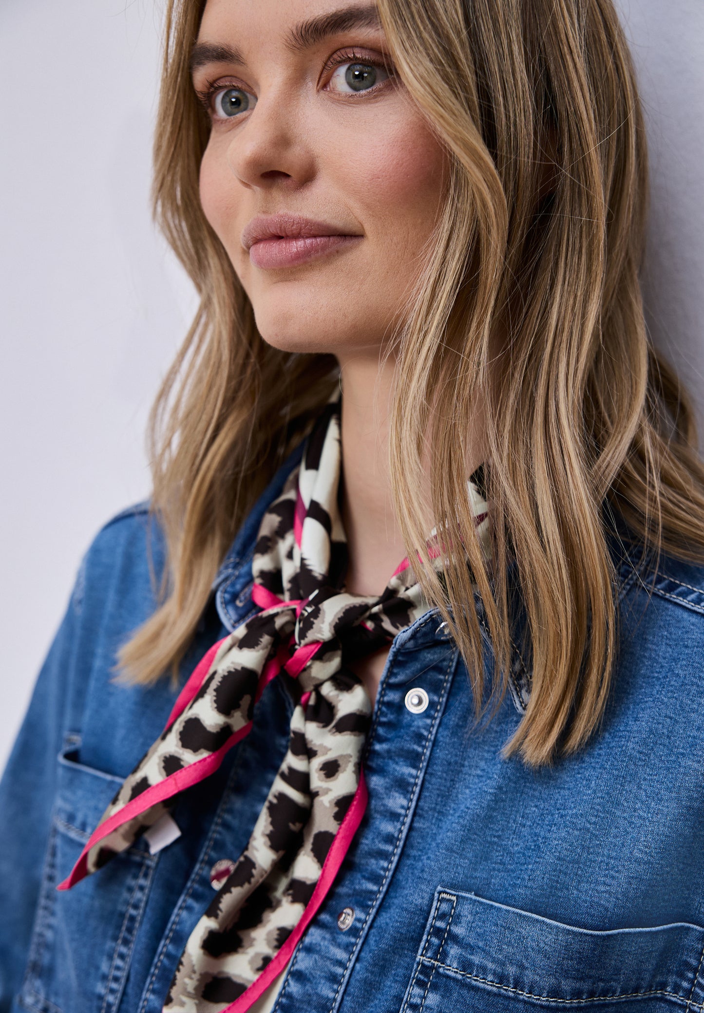Street One - Nicki Tuch im Satin-Look mit Animal Print - Farbe: espresso brown