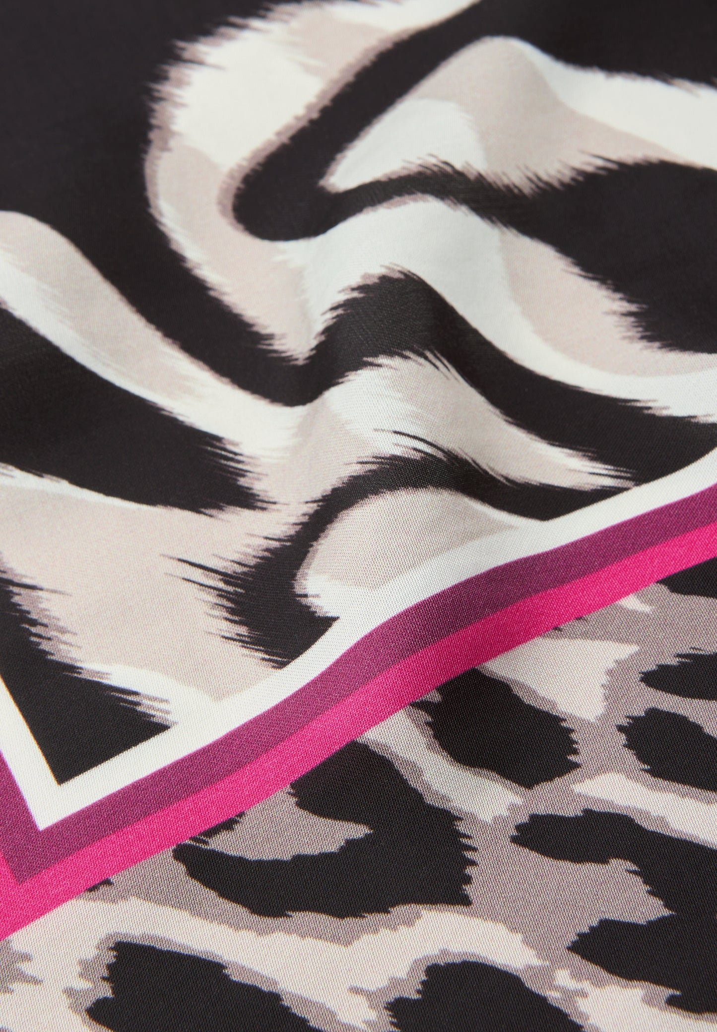 Street One - Nicki Tuch im Satin-Look mit Animal Print - Farbe: espresso brown