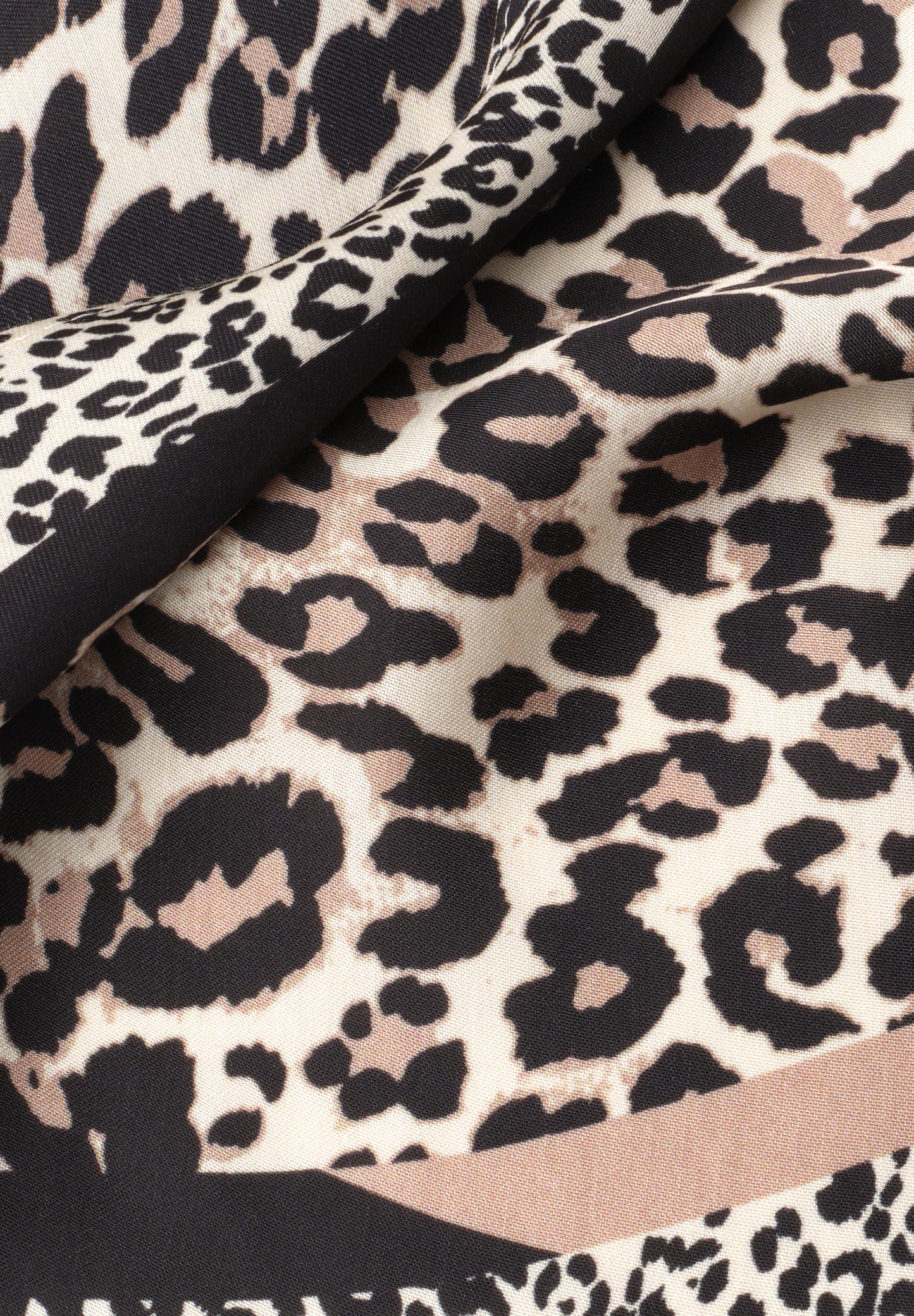 Street One - Nicki Tuch mit Leo-Muster - Farbe: Black