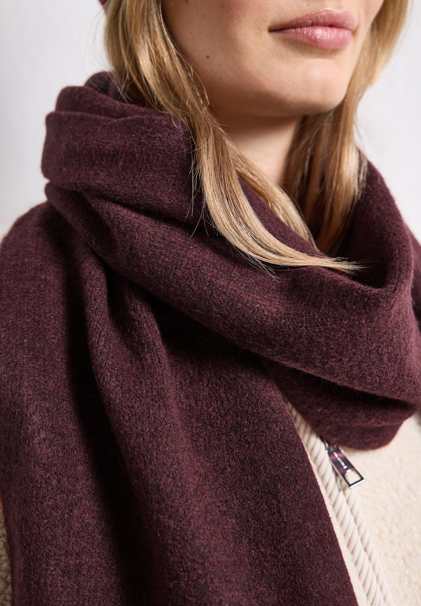 Street One - Langer Feinstrickschal in Unifarbe - Farbe: rustic rouge mel.