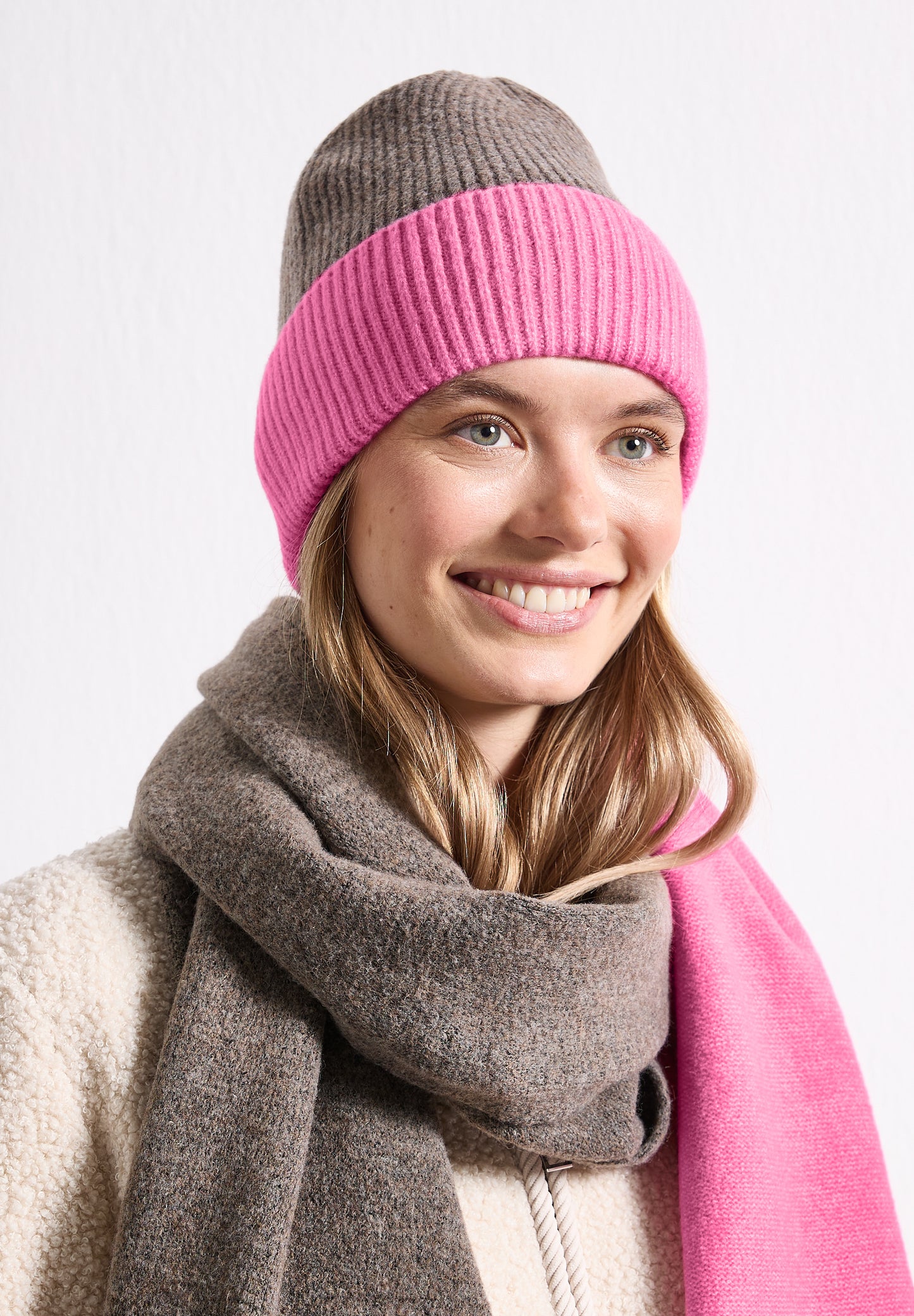 Street One - Feinstrick Beanie im Colorblock-Look - Farbe: warm blush