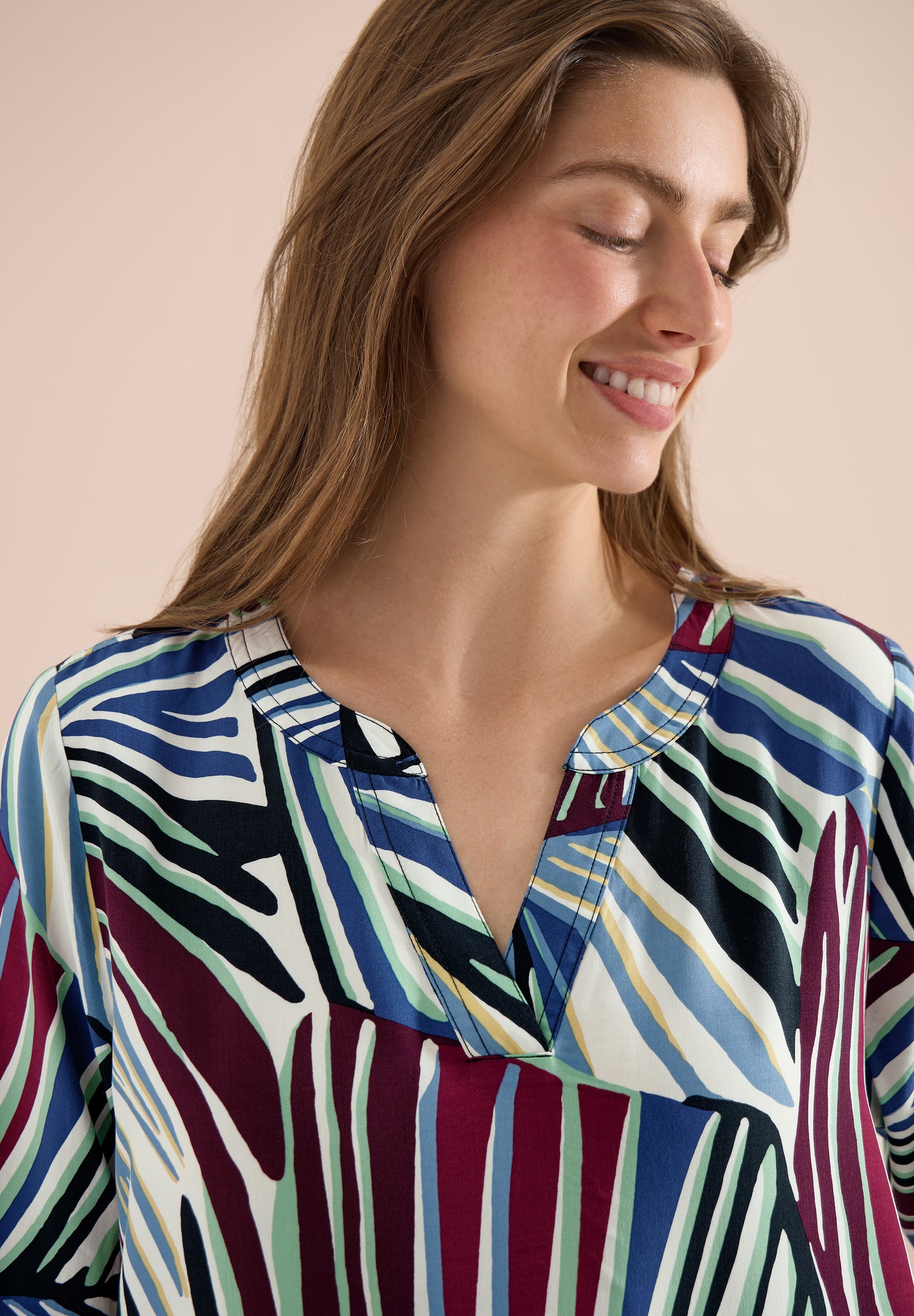 CECIL - Knielanges Kleid mit grafischem Muster - Farbe: palm breeze green