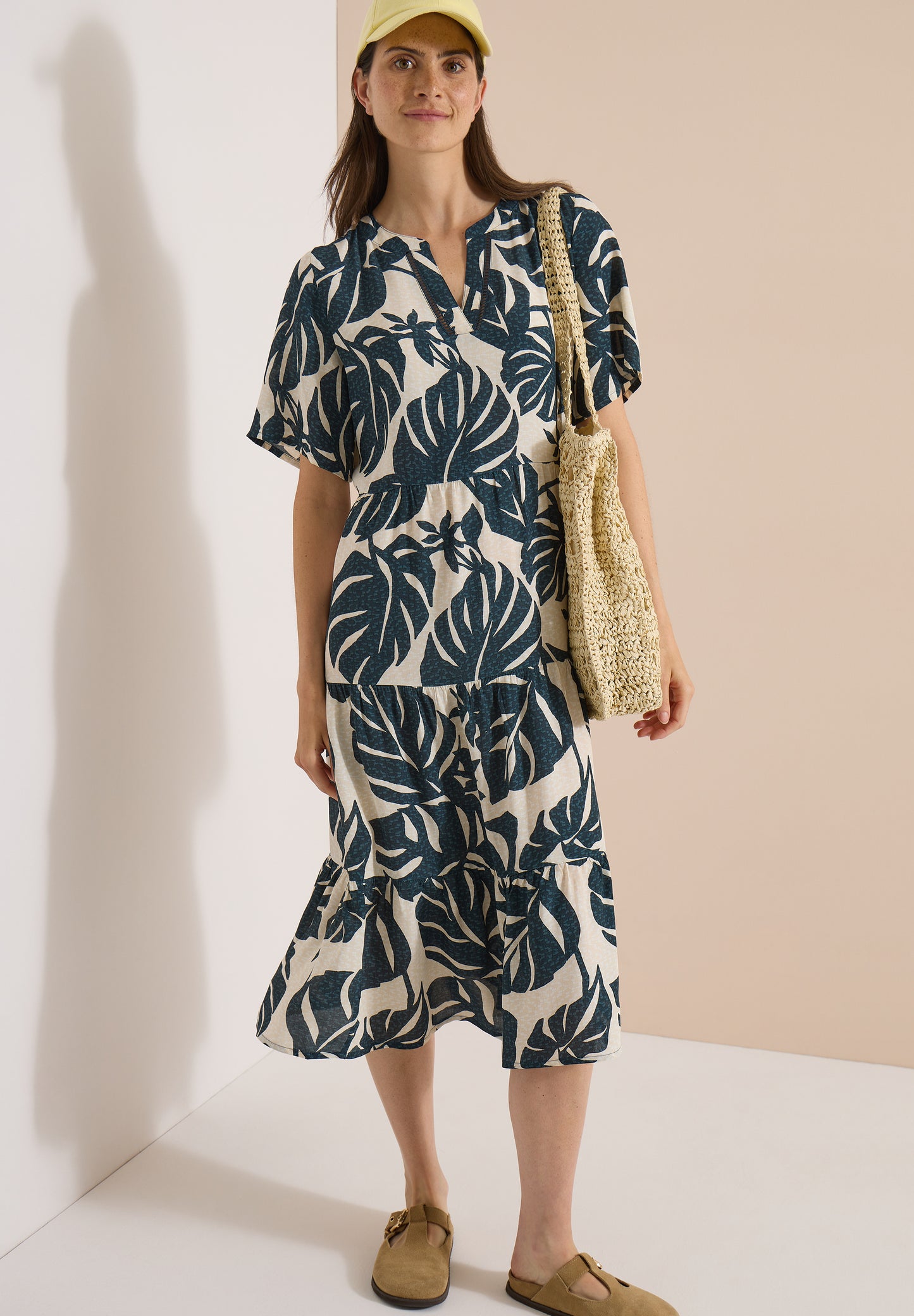 CECIL - Midikleid mit Split Neck und Print - Farbe: palm breeze green