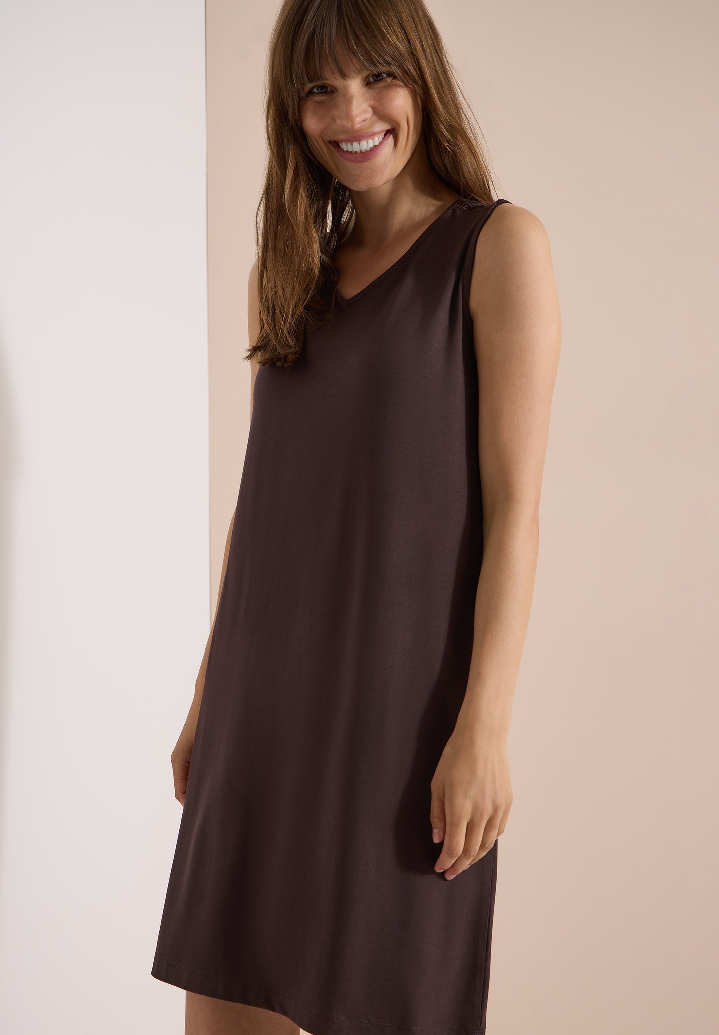 CECIL - Knielanges Jerseykleid mit V-Neck - Farbe: brown cacao