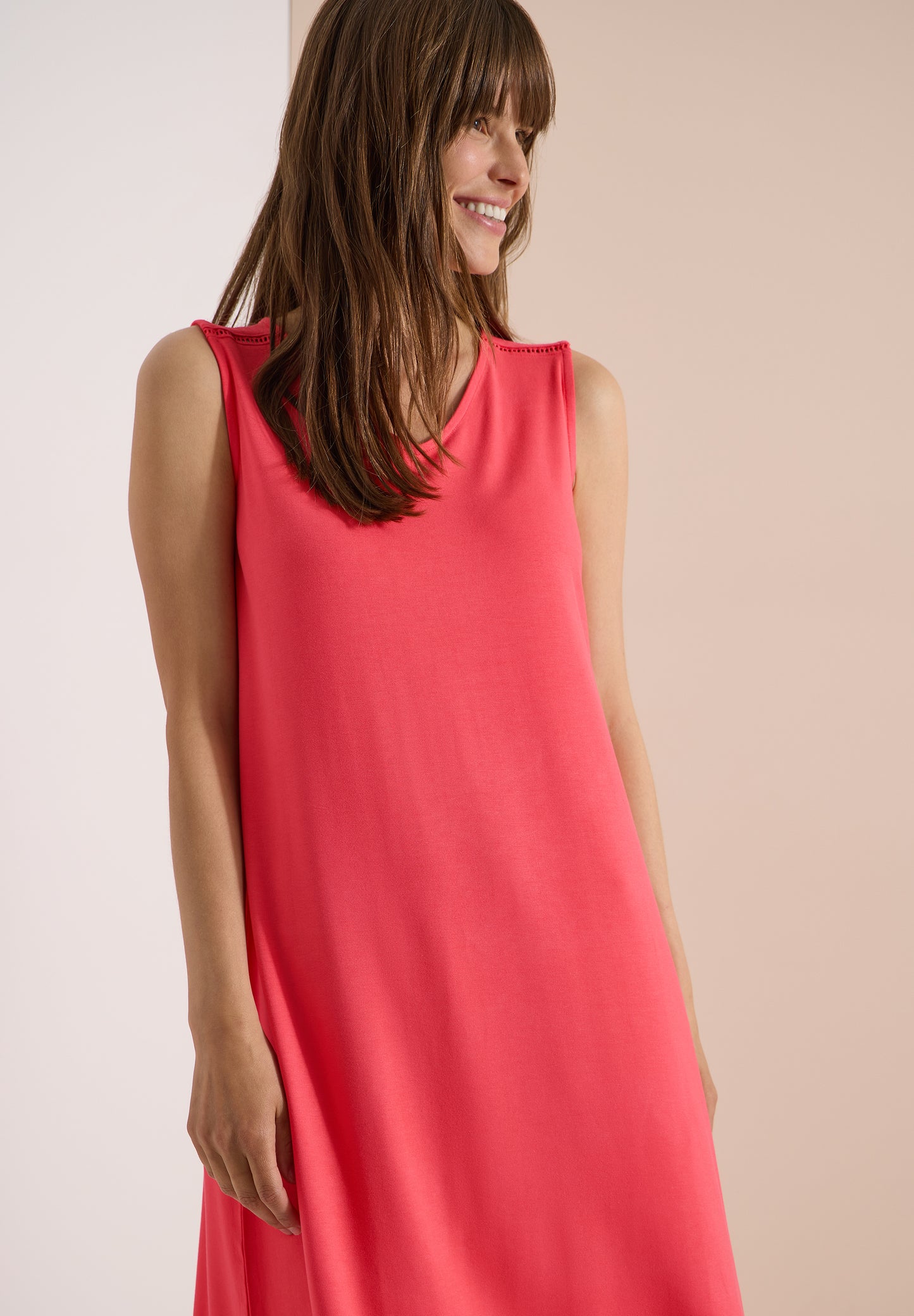 CECIL - Knielanges Jerseykleid mit V-Neck - Farbe: coral