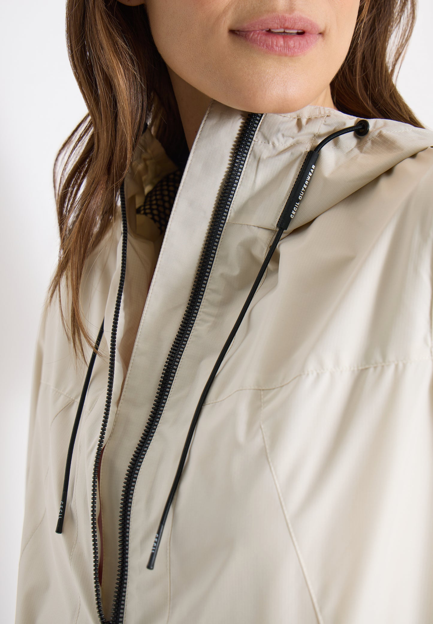 CECIL - Jacke mit Kapuze und Tunnelzug - Farbe: dust beige