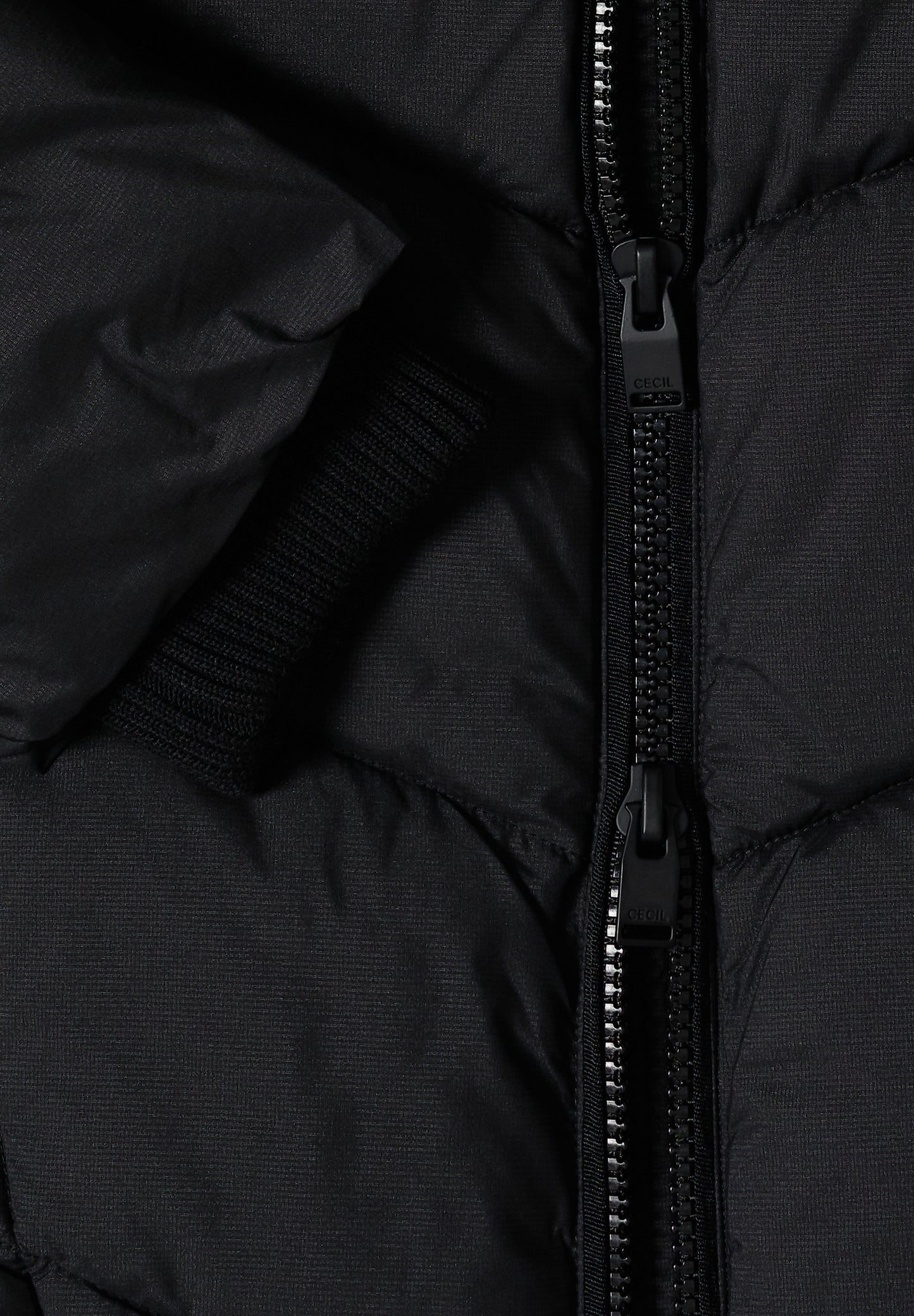 CECIL - Puffer-Jacke in Midi-Länge mit Kapuze - Farbe: Black