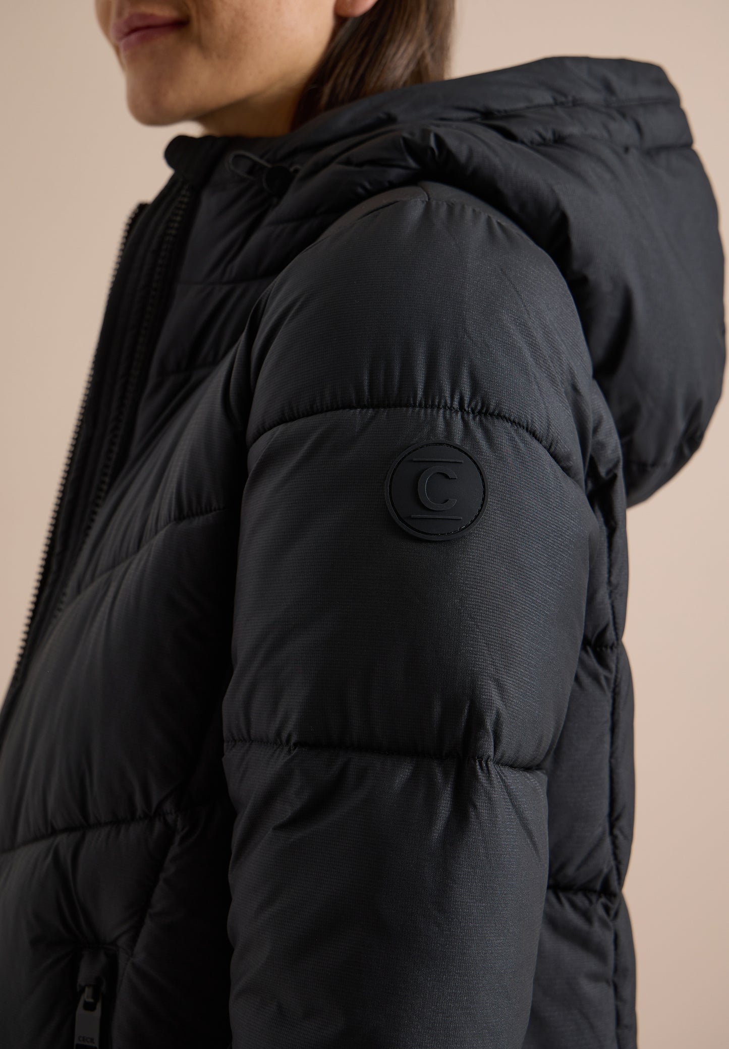 CECIL - Puffer-Jacke in Midi-Länge mit Kapuze - Farbe: Black