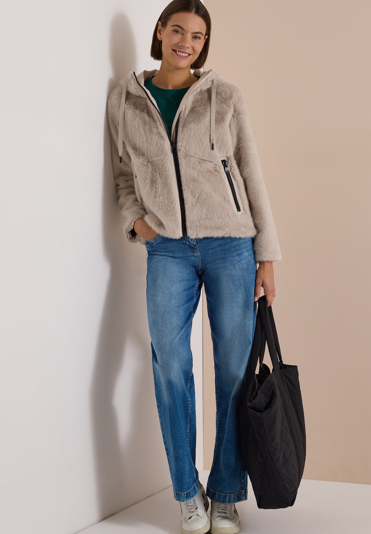 CECIL - Fake Fur Jacke mit Softshelldetails - Farbe: powder beige